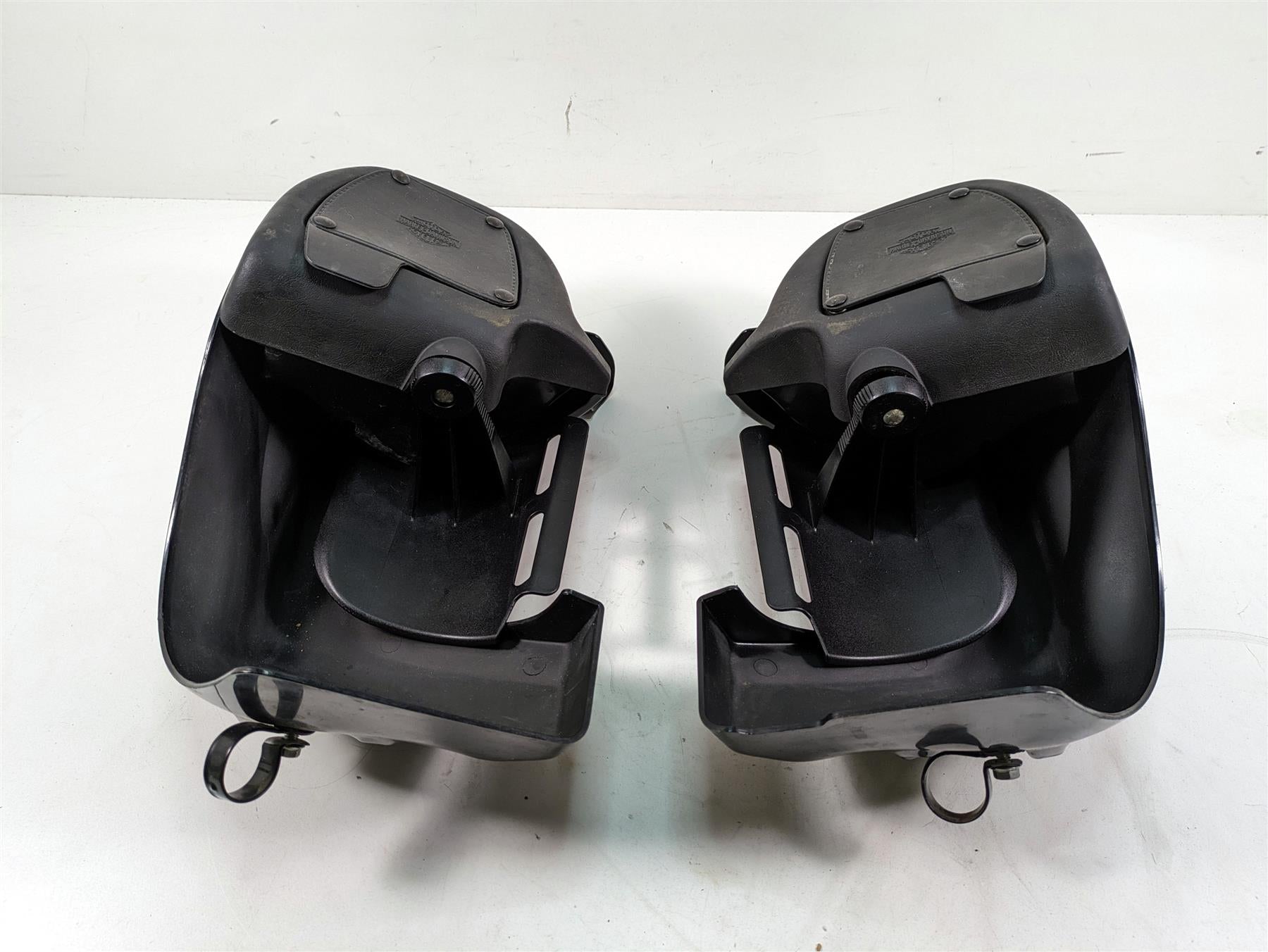 2006 Harley Touring FLHTCUI Electra Glide Lower Leg Fairing Cover Set 58817-05A {{ shop.shopifyCountryName }} - Mototech271