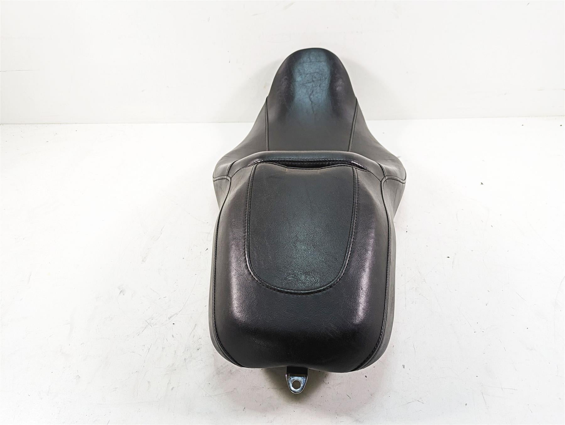 2010 Harley Touring FLHTCU Electra Glide Driver Seat Saddle - No Tears 52320-11 {{ shop.shopifyCountryName }} - Mototech271