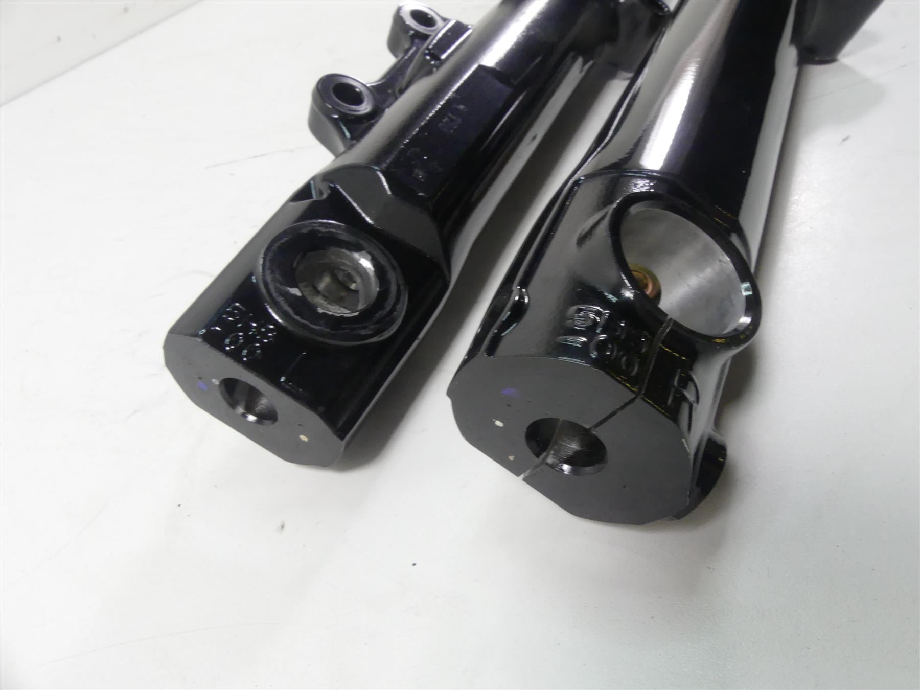 2019 Harley XL883 N Sportster Iron Strght Front Fork Legs 39mm 45400087 45400086 {{ shop.shopifyCountryName }} - Mototech271