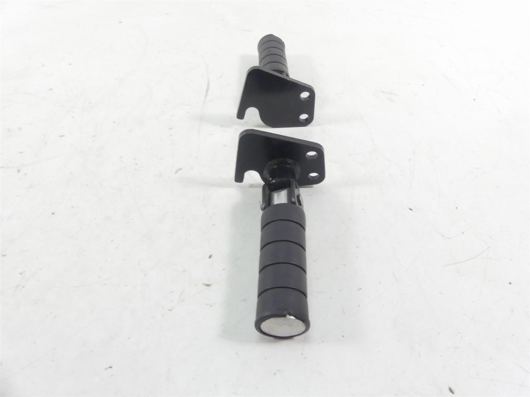 2002 Yamaha XVS1100 V-Star Rear Passenger Footpeg Foot Rest Set 5EL-27430-00-00 {{ shop.shopifyCountryName }} - Mototech271