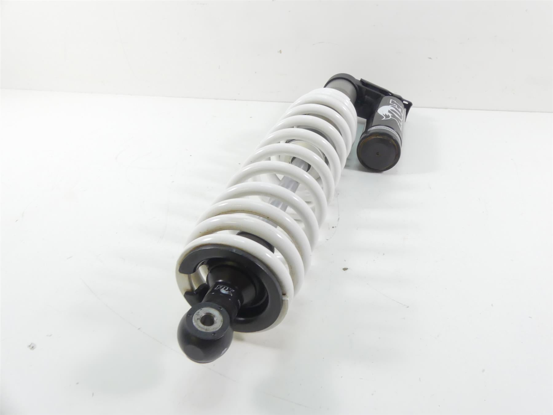 2018 Yamaha YXZ1000R EPS SS Straight Fox Front Right Shock Damper 2HC-F3350-01-0 {{ shop.shopifyCountryName }} - Mototech271