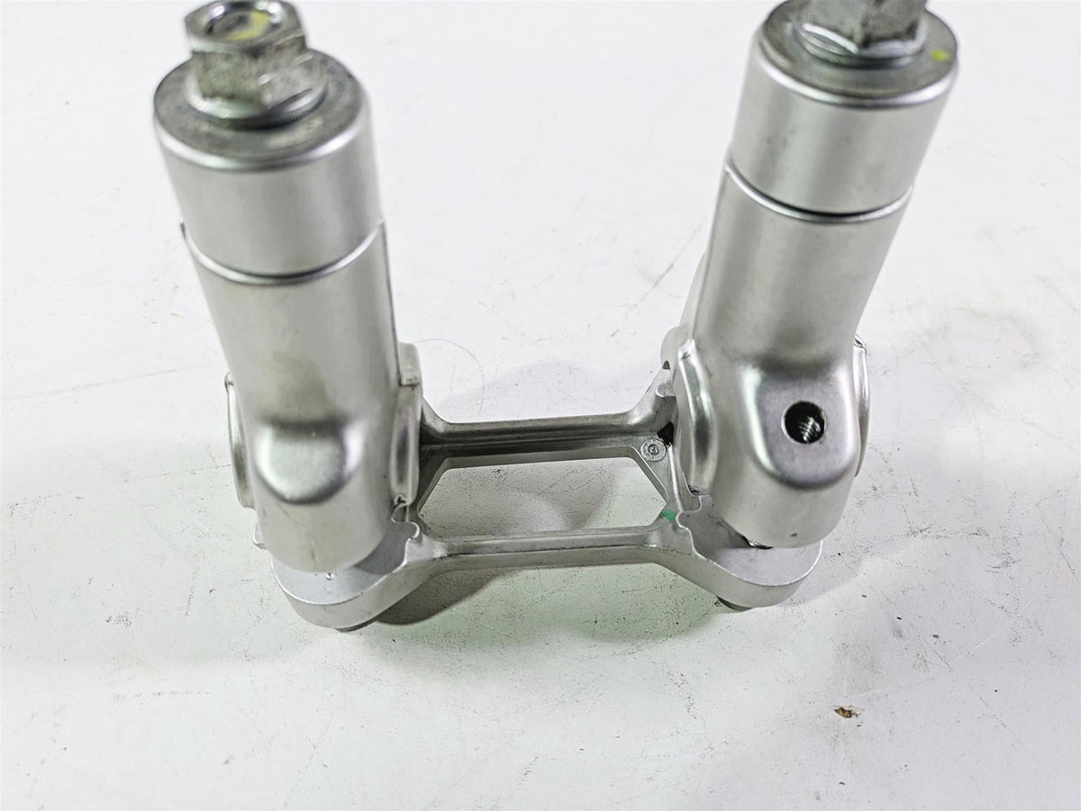 2013 Ducati Hyperstrada 821 Handlebar Riser Holder & Extension Set 36011441AB {{ shop.shopifyCountryName }} - Mototech271