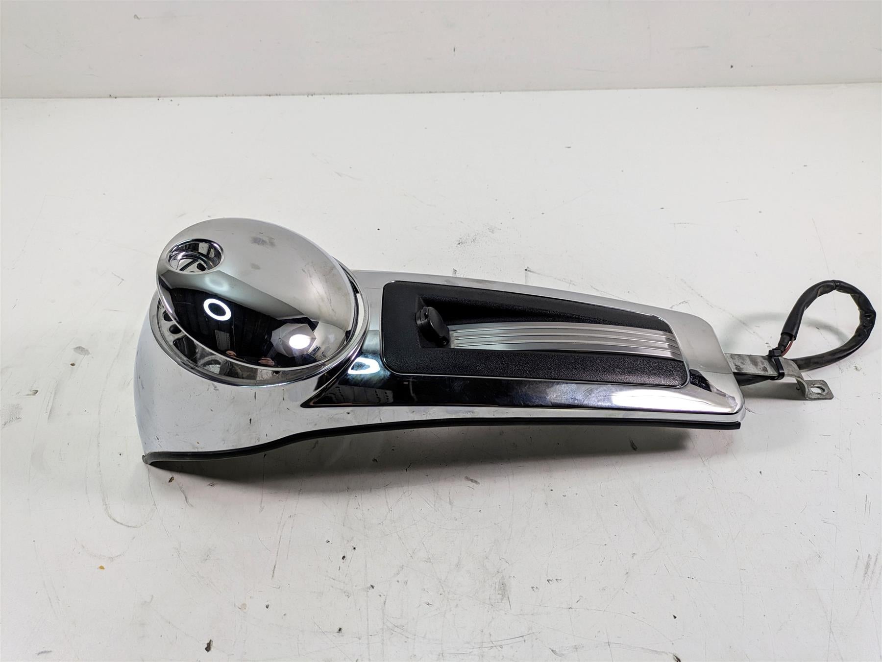2014 Harley Touring FLHTK Electra Glide Fuel Tank Dash Cover Intercom 61270-08 {{ shop.shopifyCountryName }} - Mototech271