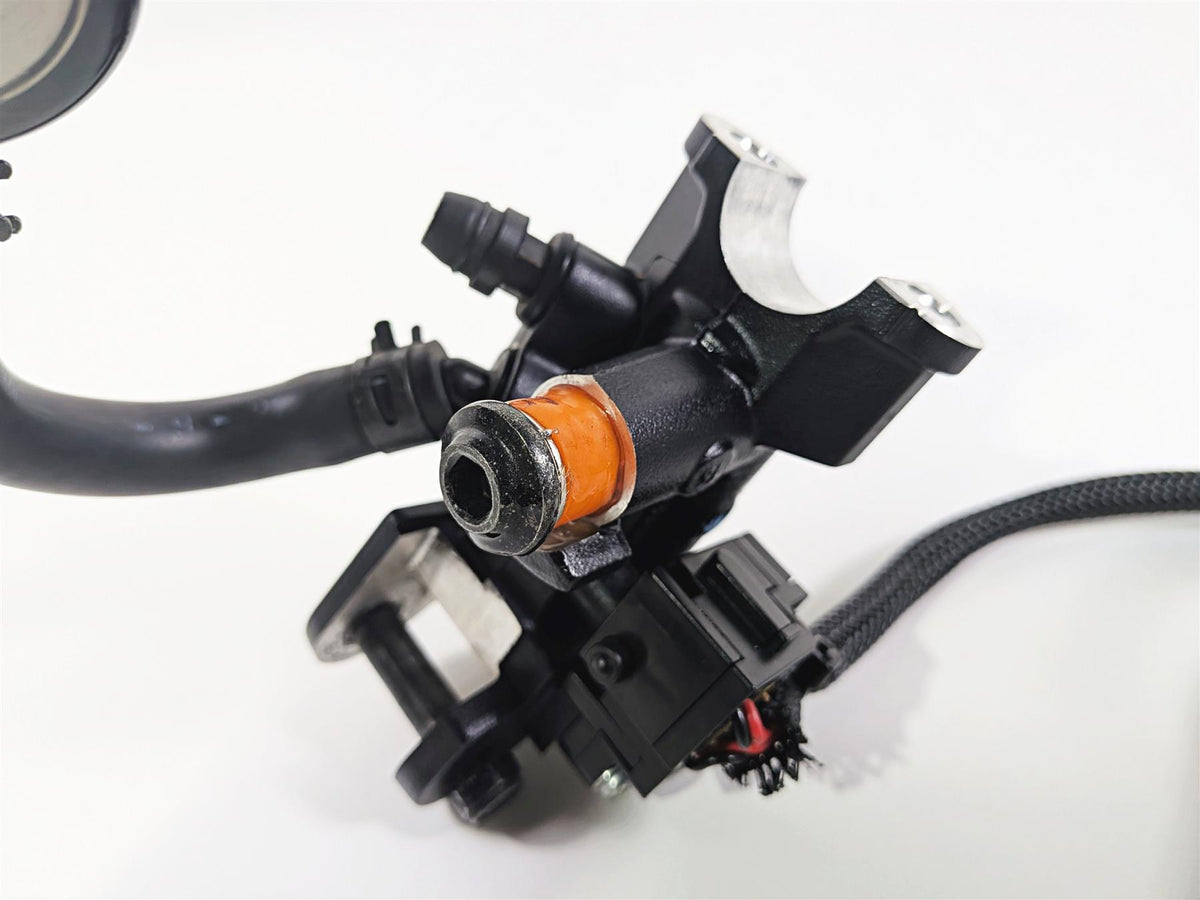 2023 Yamaha MT10 MTN1000 Front Radial Brake Pump Brembo B5Y-2583T-01-00 {{ shop.shopifyCountryName }} - Mototech271