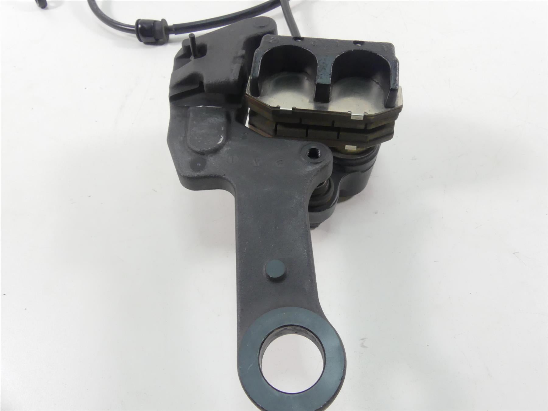 2022 Harley Softail FXBBS Street Bob Rear Brake Caliper & Bracket 25mm 41300192 {{ shop.shopifyCountryName }} - Mototech271