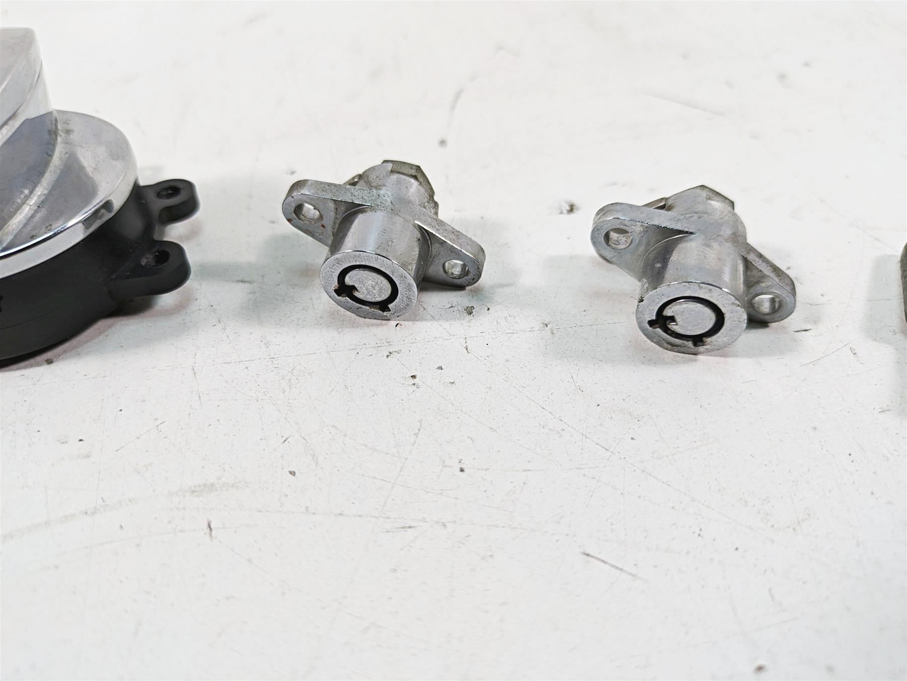 2011 Harley Touring FLHR Road King Ignition Switch Key Steering Lock 71313-96A {{ shop.shopifyCountryName }} - Mototech271