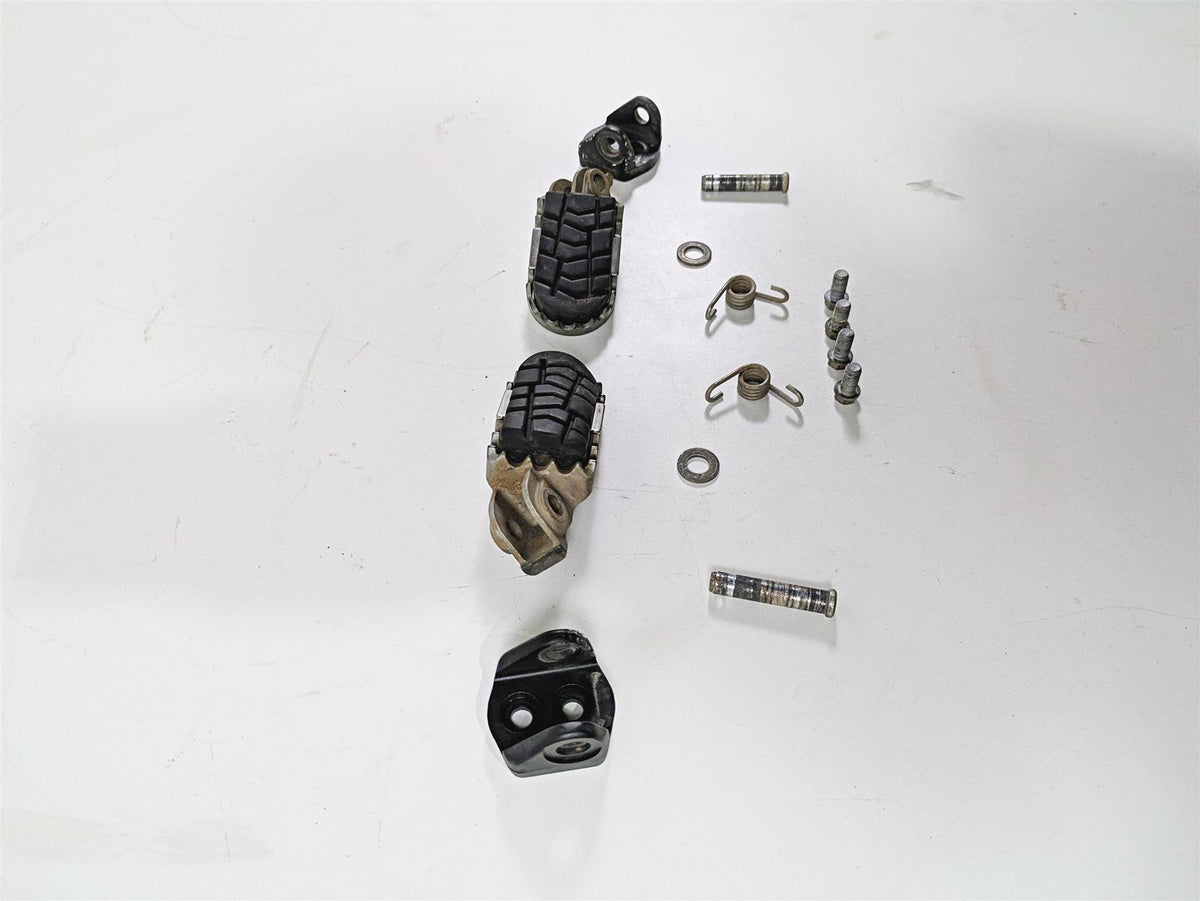 2020 KTM 1290 Super Adventure R Rider Footpeg Set & Clips & Bolts 60003040133 {{ shop.shopifyCountryName }} - Mototech271