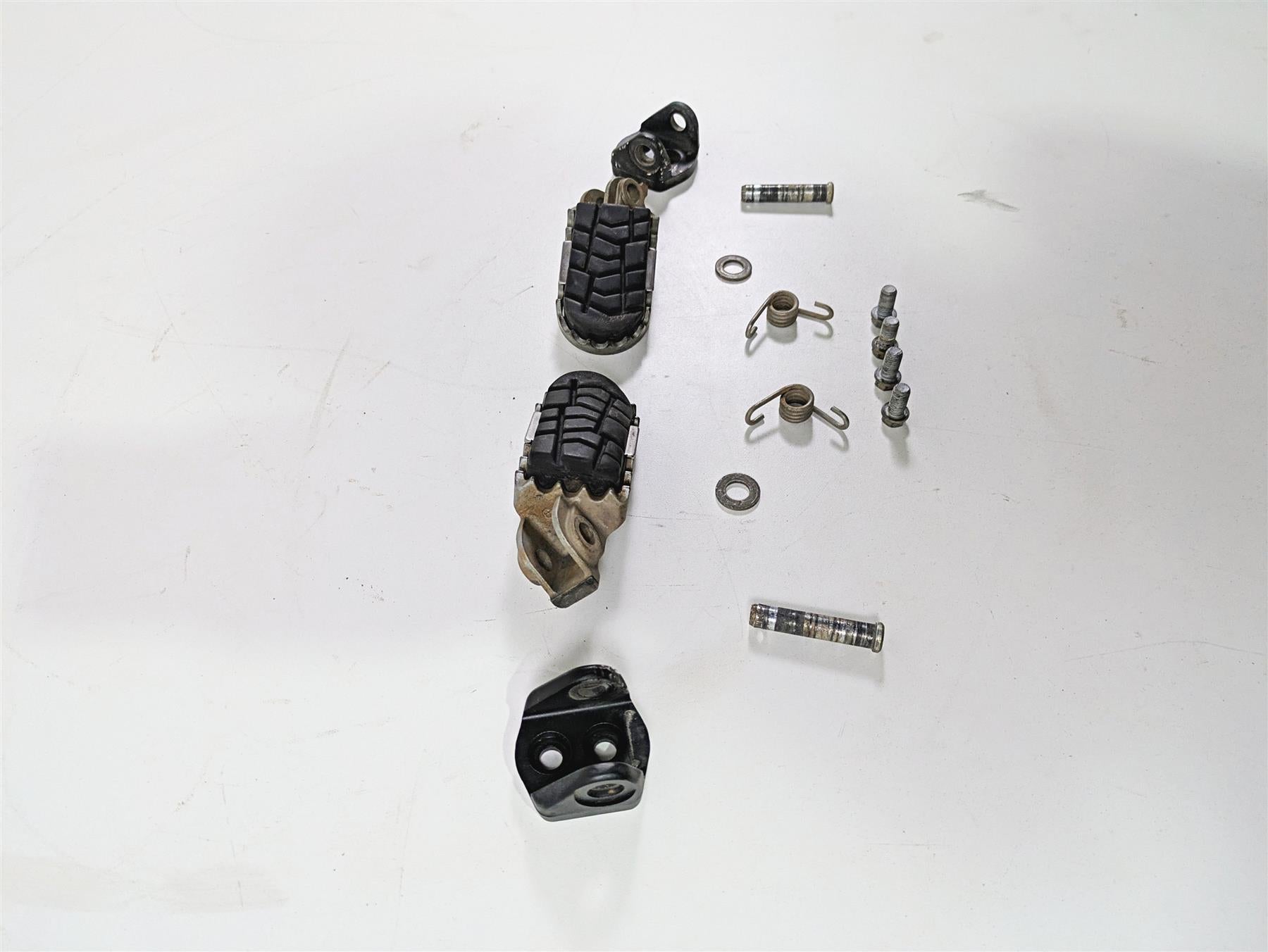 2020 KTM 1290 Super Adventure R Rider Footpeg Set & Clips & Bolts 60003040133 {{ shop.shopifyCountryName }} - Mototech271
