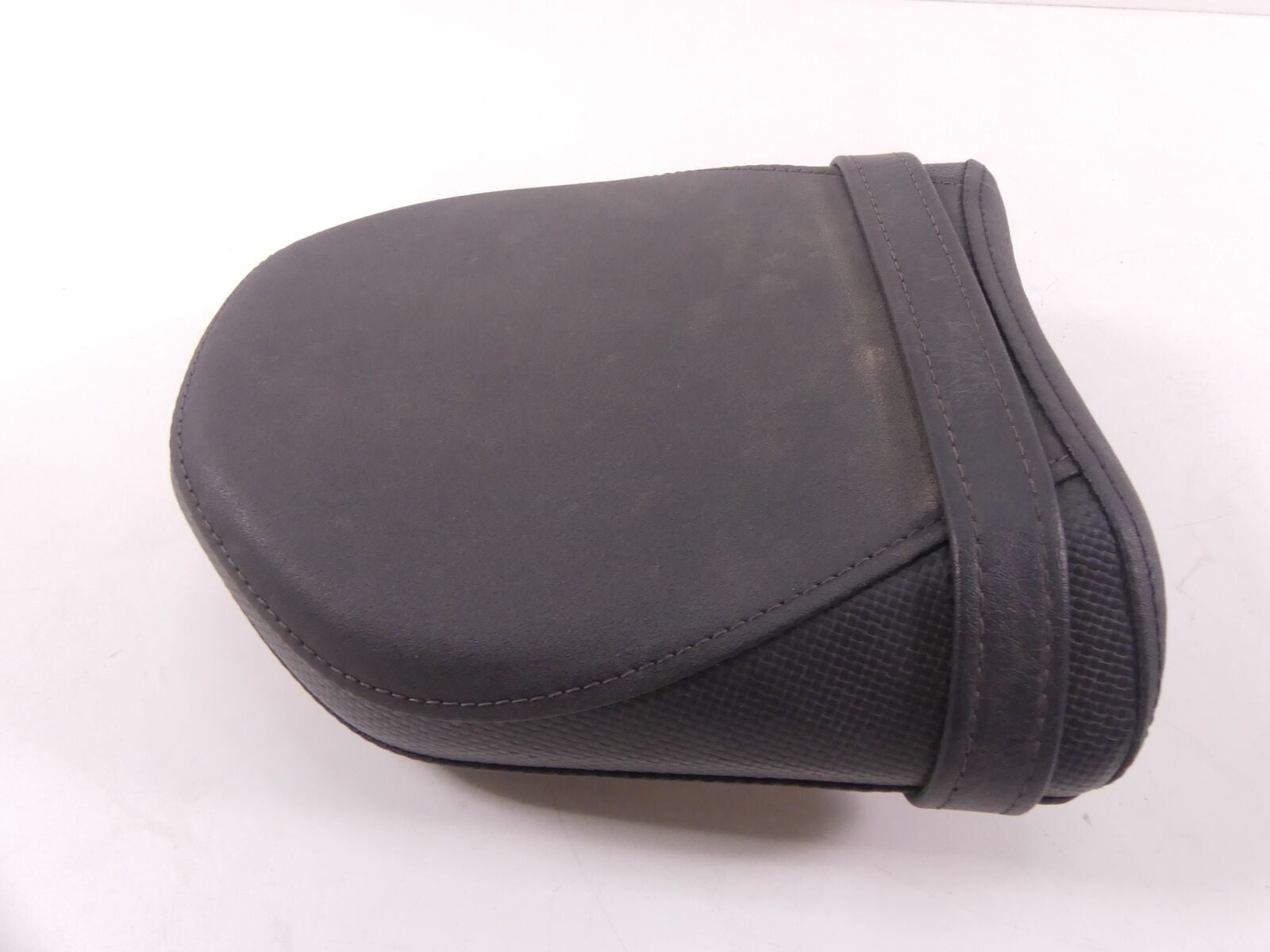2014 Yamaha VMX17 V-Max 1700 Rear Passenger Pillion Seat Saddle 2S3-24750-11-00 {{ shop.shopifyCountryName }} - Mototech271