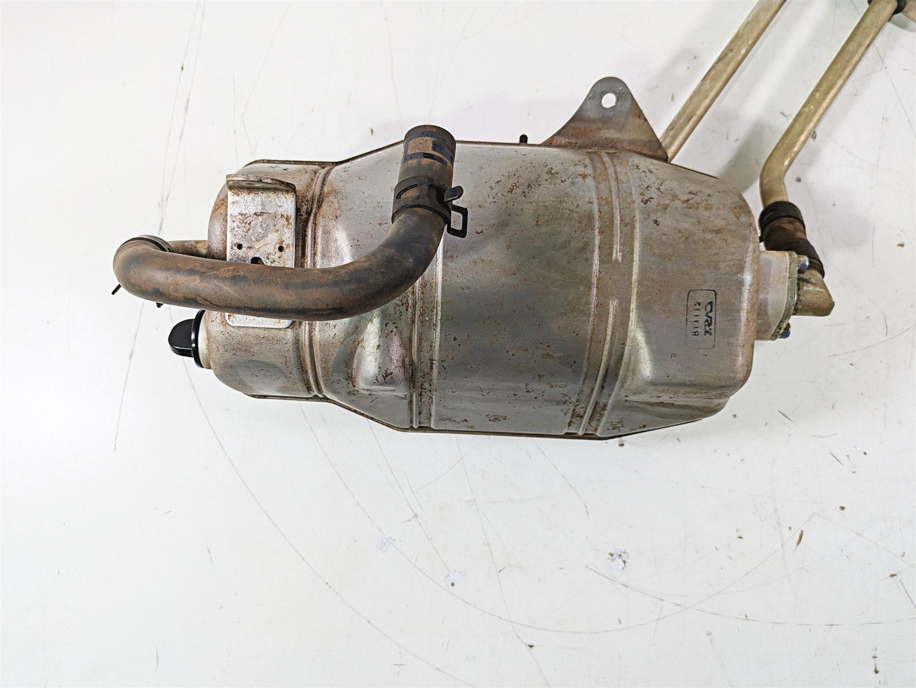 2022 Yamaha YXZ1000 R Oil Tank Reservoir & Lines 2HC-21751-02-00 {{ shop.shopifyCountryName }} - Mototech271