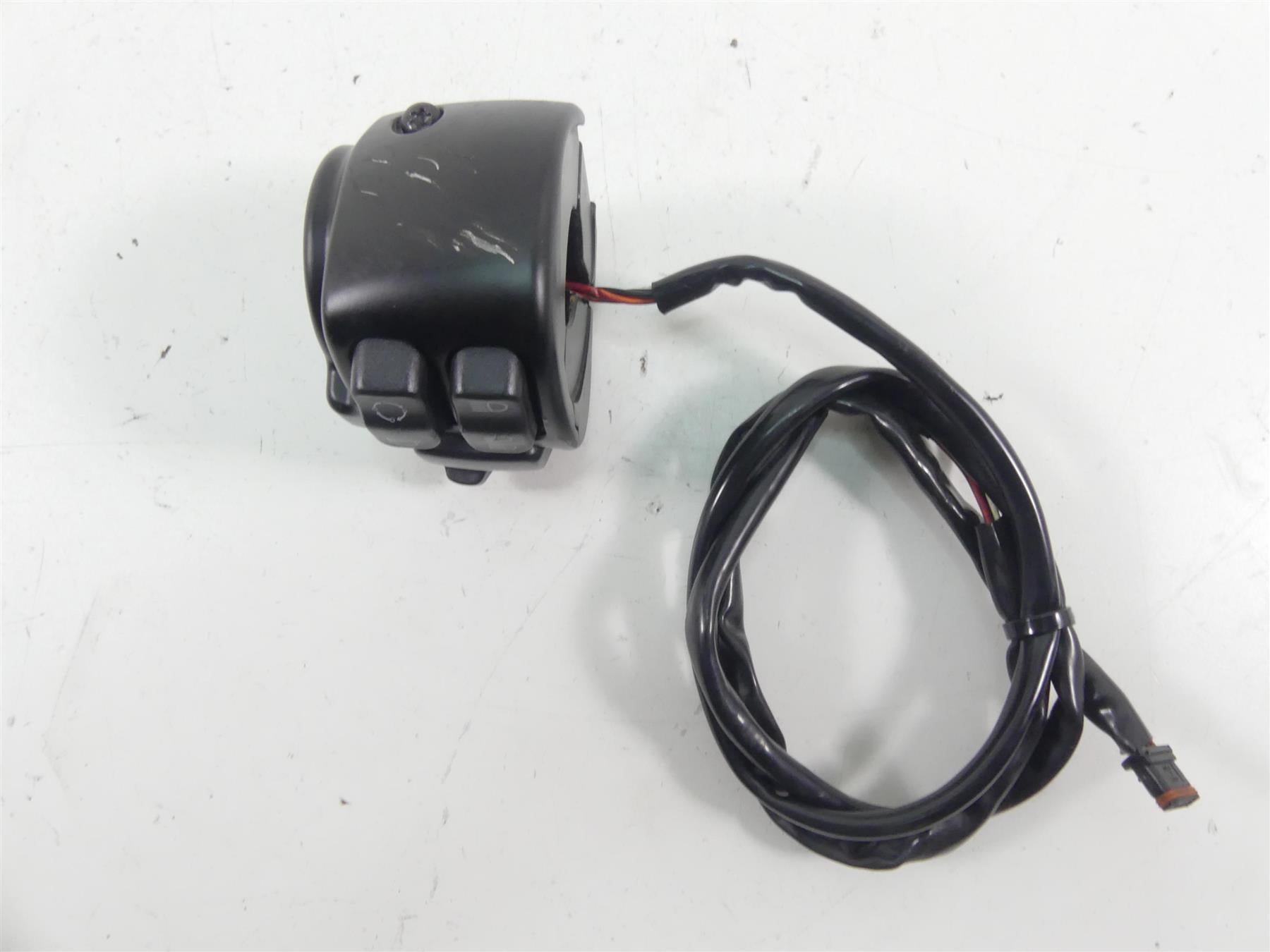 2021 Harley Softail FLSB Sport Glide Left Hand Cruise Control Switch 71500288 {{ shop.shopifyCountryName }} - Mototech271