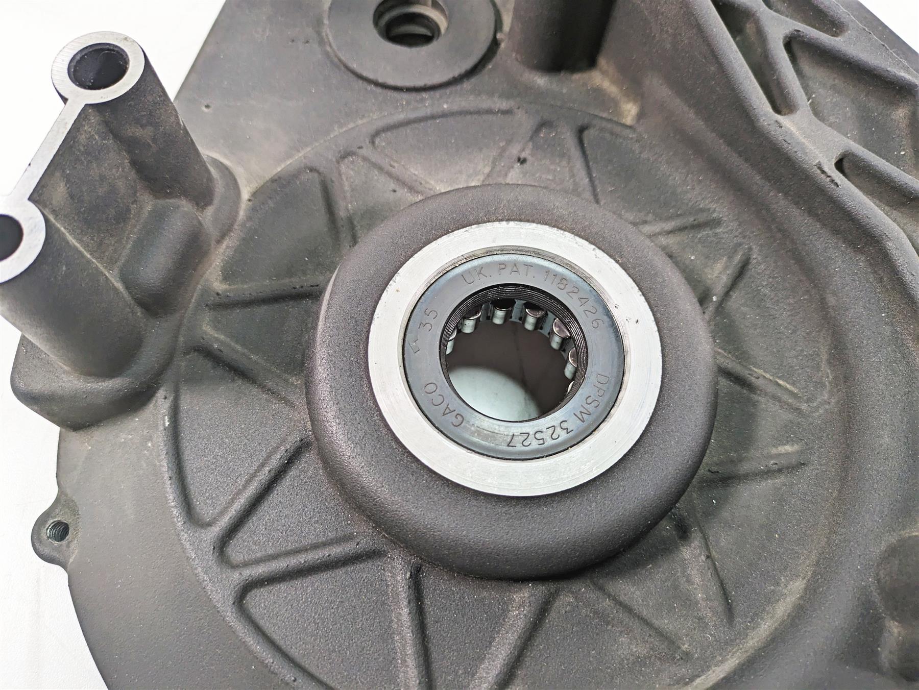 2000 Harley FXSTS Softail Springer Inner Primary Drive Clutch Cover 60620-94B {{ shop.shopifyCountryName }} - Mototech271