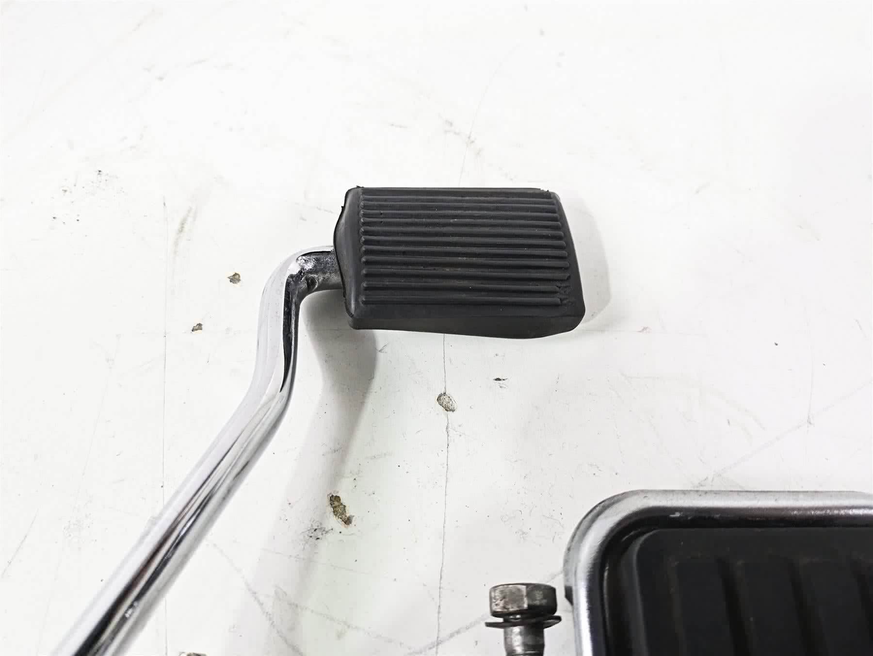 1998 Moto Guzzi California 1100 EV Right Floor Board & Brake Pedal GU03420330 {{ shop.shopifyCountryName }} - Mototech271