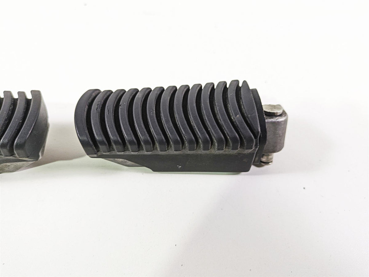 2006 BMW R1200GS K255 Adv Rear Passenger Footpeg Foot Peg Set - Read 46717664225 {{ shop.shopifyCountryName }} - Mototech271