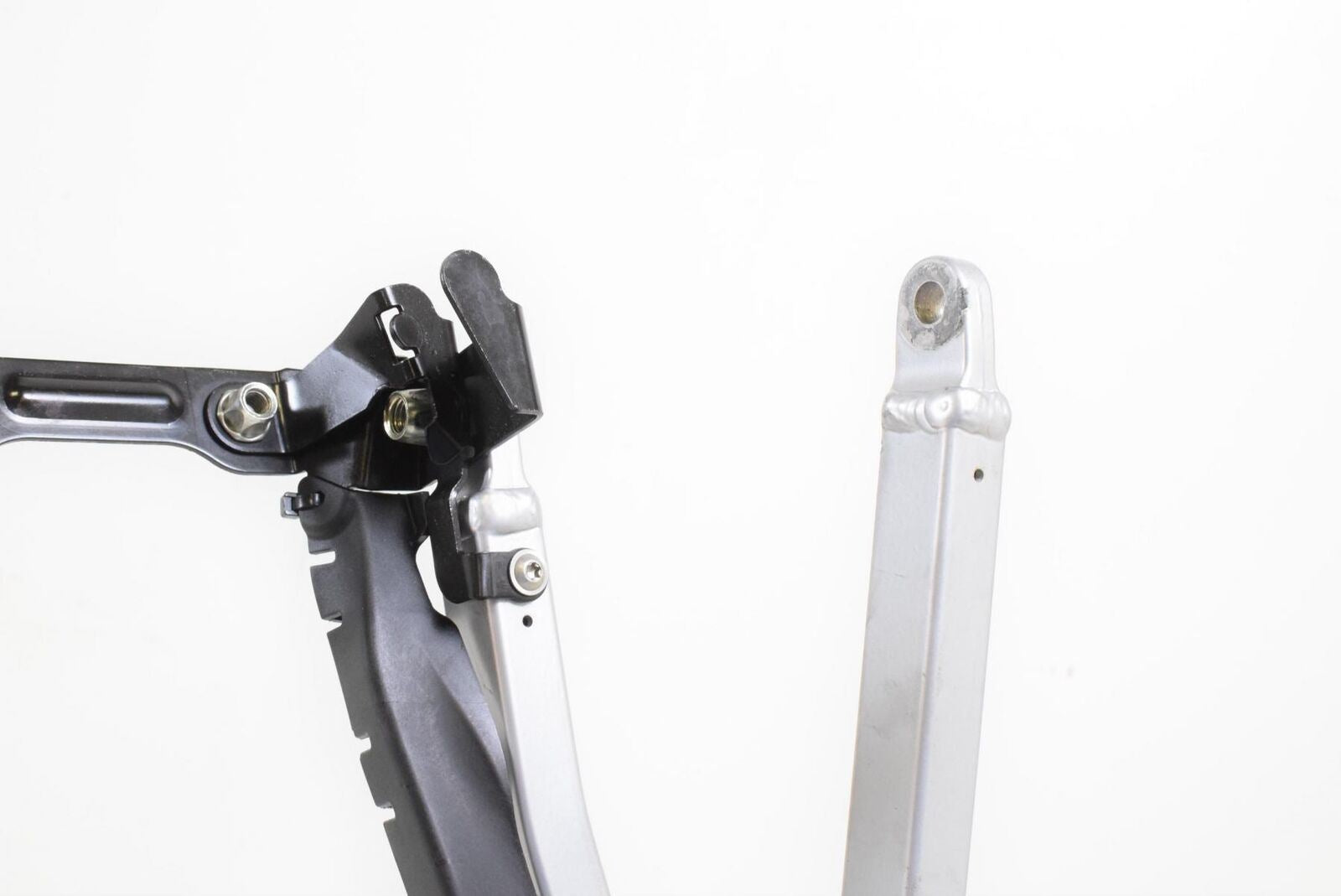 08 BMW K1200S K1200 S K40 Rear Subframe Sub Frame Chassis 46517655446 {{ shop.shopifyCountryName }} - Mototech271