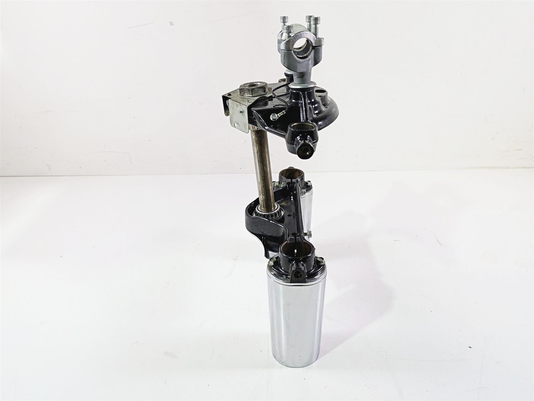 2007 Harley Touring FLHRSE CVO Road King Triple Trees & Riser Set 45446-87A {{ shop.shopifyCountryName }} - Mototech271