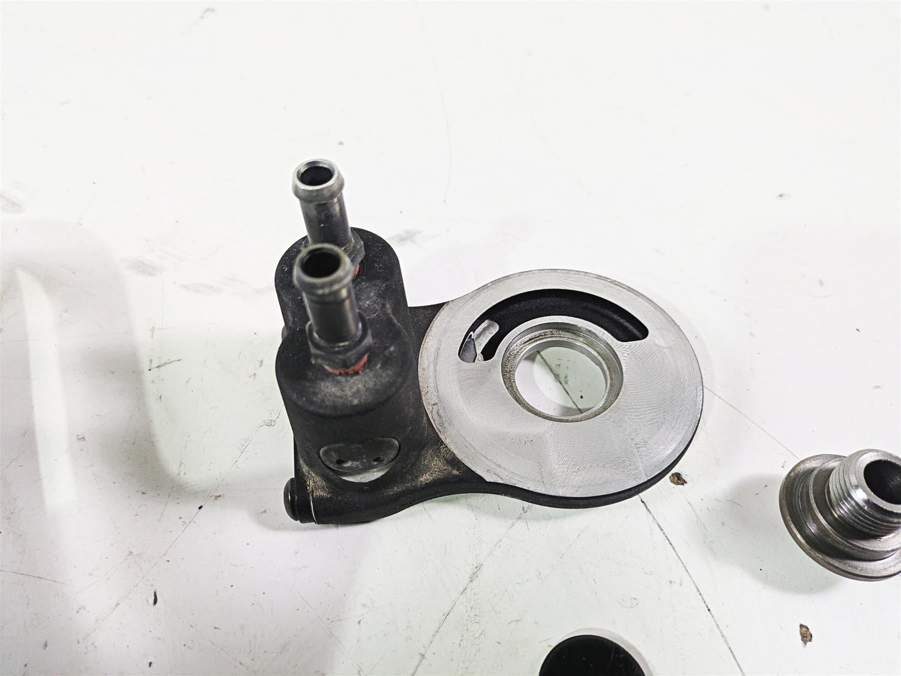 2007 Harley Touring FLHTCU SE CVO E-Glide Oil Cooler & Cover 63071-07 {{ shop.shopifyCountryName }} - Mototech271