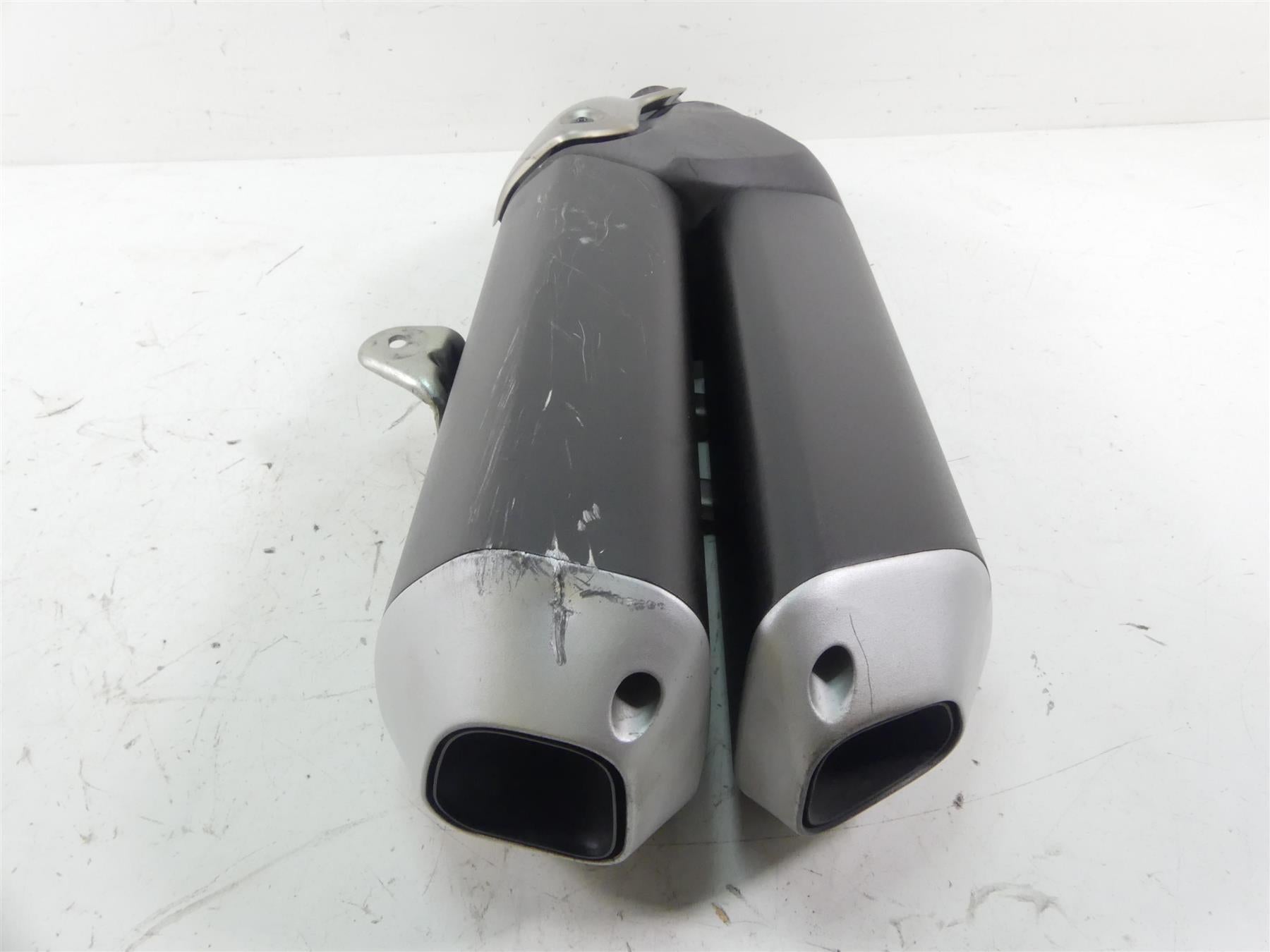2017 Ducati Monster 1200 S Oem Exhaust Muffler Pipe Silencer Damper 57322252BA {{ shop.shopifyCountryName }} - Mototech271