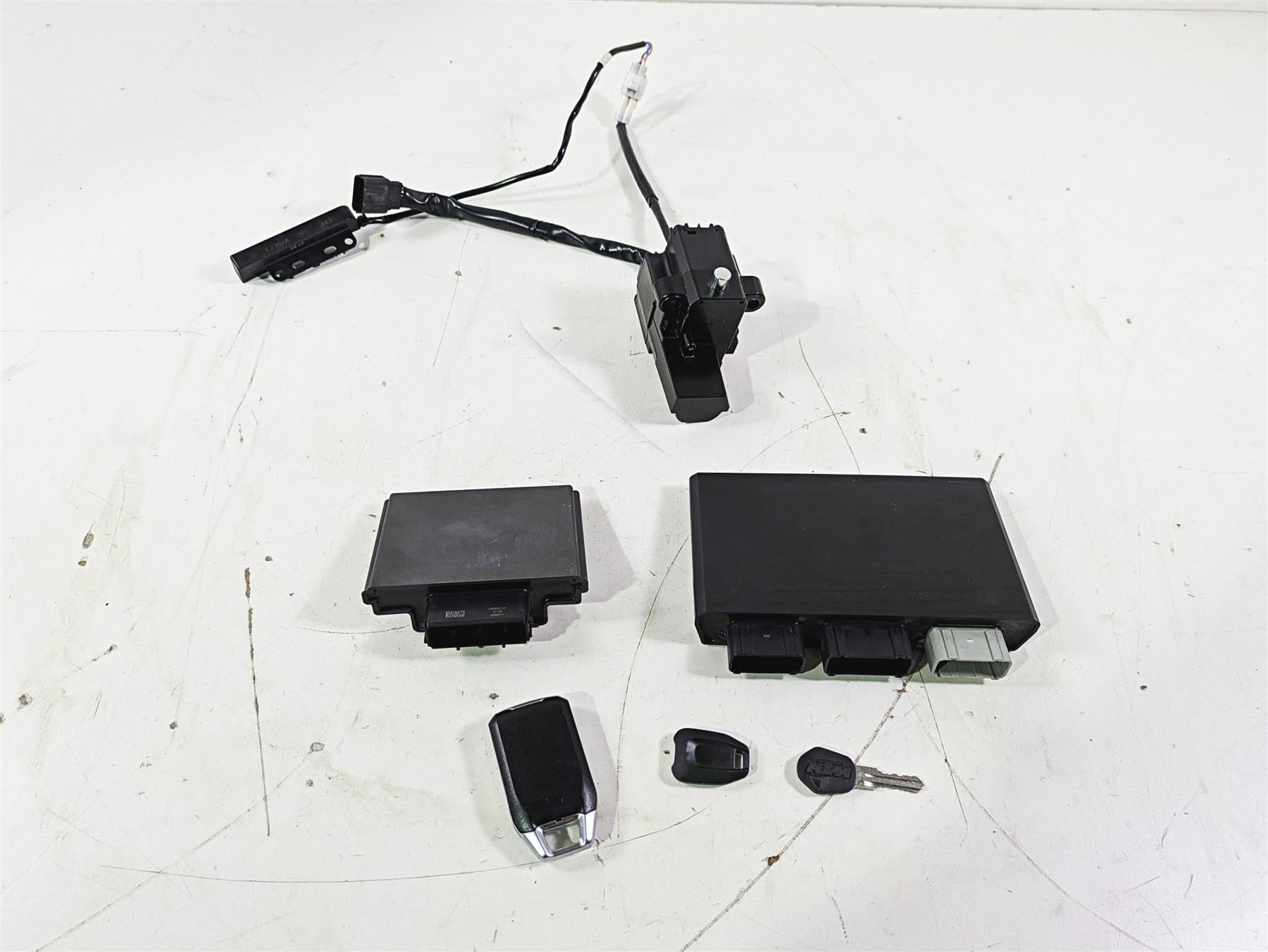2022 KTM 1290 Super Adventure S Cdi Ecm Handsfree Ignition Switch 61941031000 {{ shop.shopifyCountryName }} - Mototech271