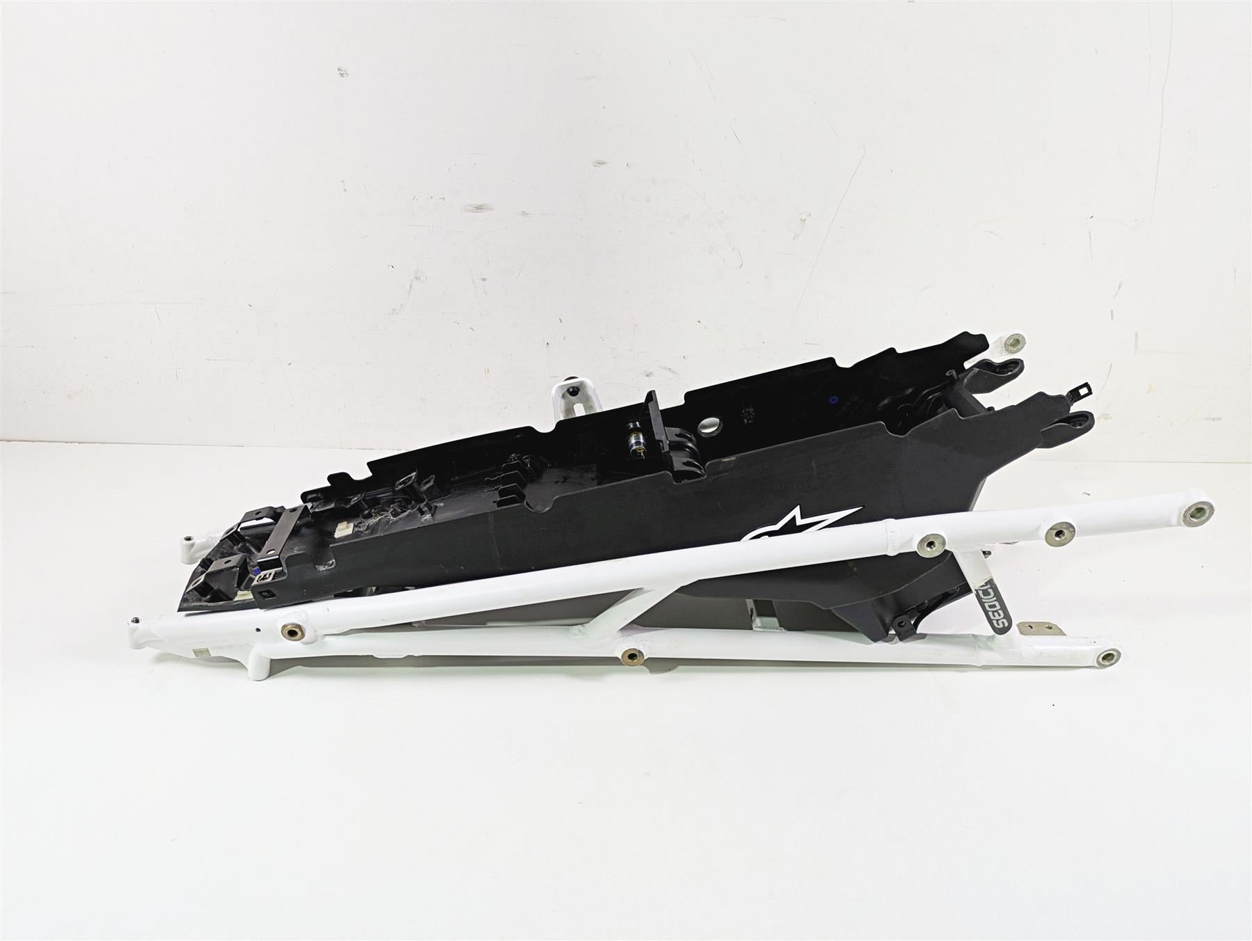 2024 Triumph Tiger 900 GT Subframe & Inner Fender T2072195 {{ shop.shopifyCountryName }} - Mototech271