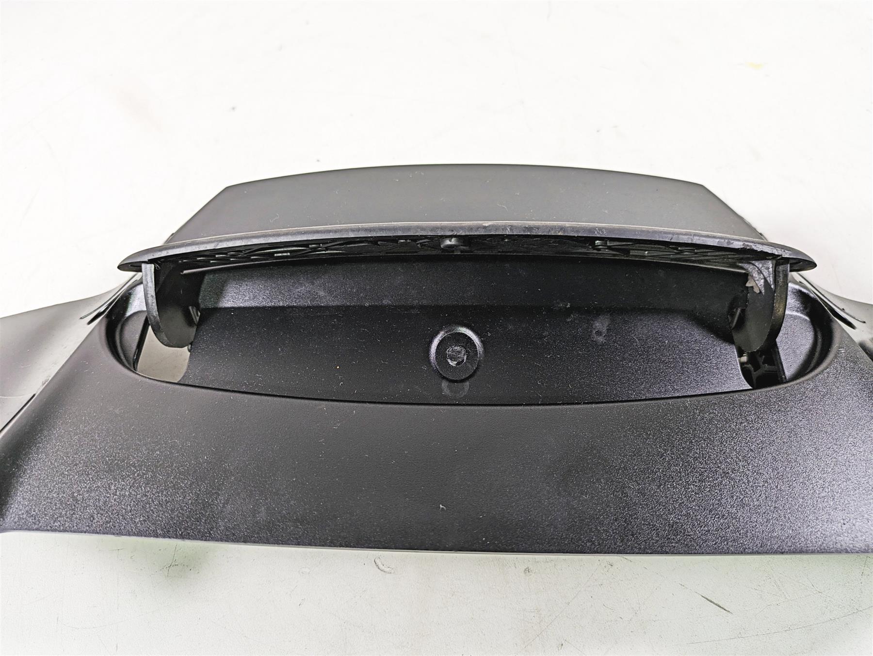 2017 Harley Touring FLTRXS Road Glide Center Upper Air Vent & Cover 29200044 {{ shop.shopifyCountryName }} - Mototech271