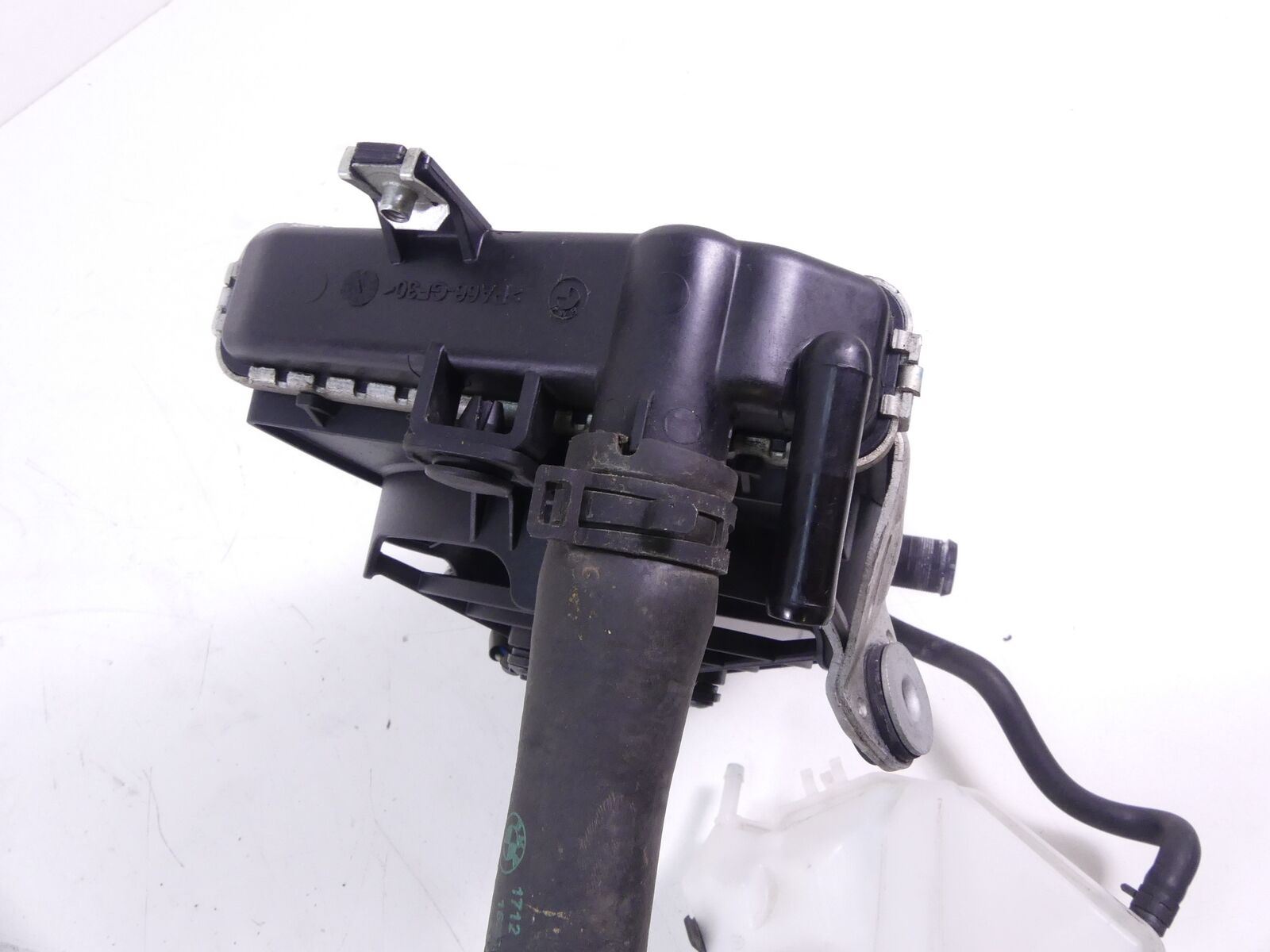 2016 BMW R1200 RT RTW K52 Right Radiator Fan Hoses Reservoir 17118546416 {{ shop.shopifyCountryName }} - Mototech271