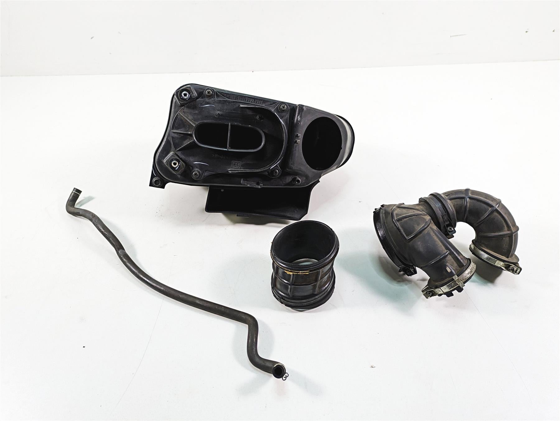 2006 Honda VT1100 C2 Shadow Air Box Cleaner Breather & Tubes 17210-MM8-020 | Mototech271