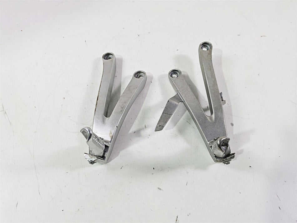 2025 Honda CBR600RR Rear Passenger Footpeg Set 50750-MFJ-D00 50760-MFJ-D00 {{ shop.shopifyCountryName }} - Mototech271