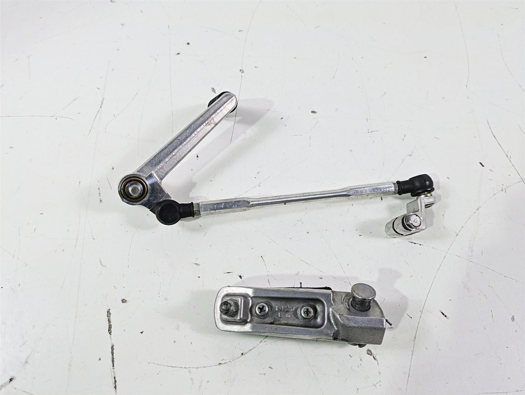 2005 Kawasaki ZX12R Ninja Left Front Footpeg & Shifter 34028-1428 13242-1363 {{ shop.shopifyCountryName }} - Mototech271