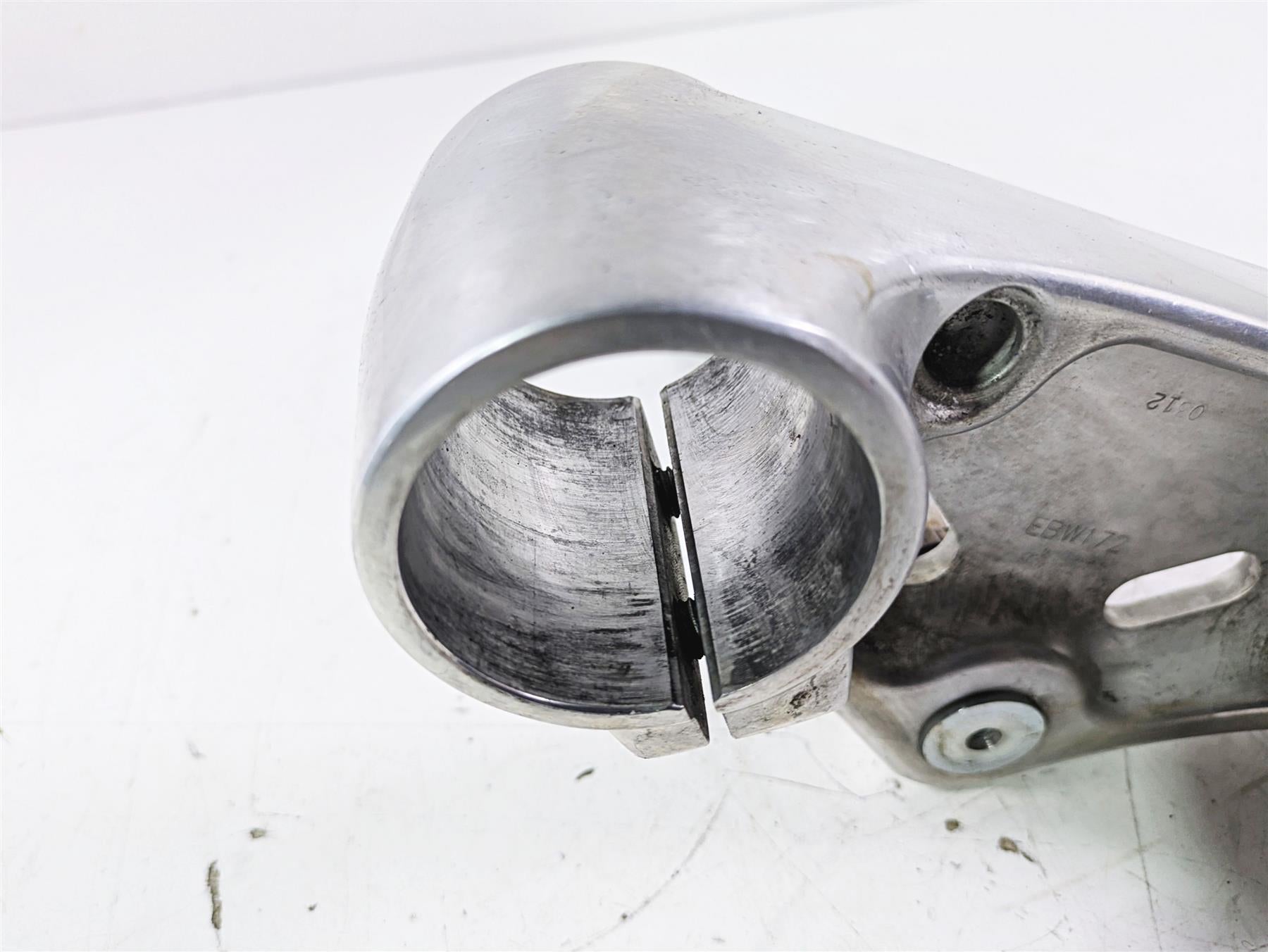 2012 Harley VRSCF Muscle V Rod Lower Triple Tree Steering Clamp 46892-09B {{ shop.shopifyCountryName }} - Mototech271