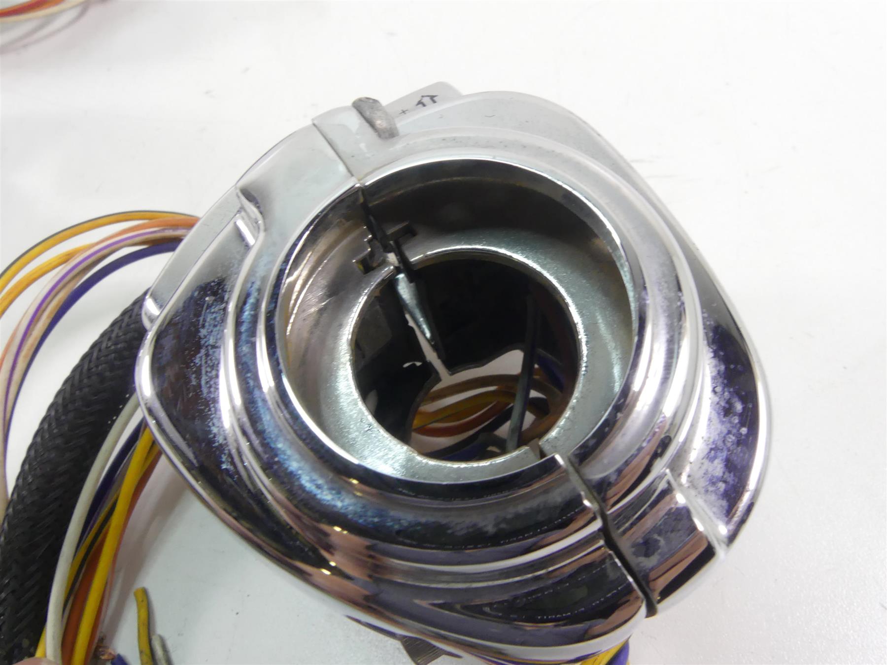 2004 Harley FXDWGI Dyna Wide Glide Chrome Hand Control Switch Set 71682-06A {{ shop.shopifyCountryName }} - Mototech271
