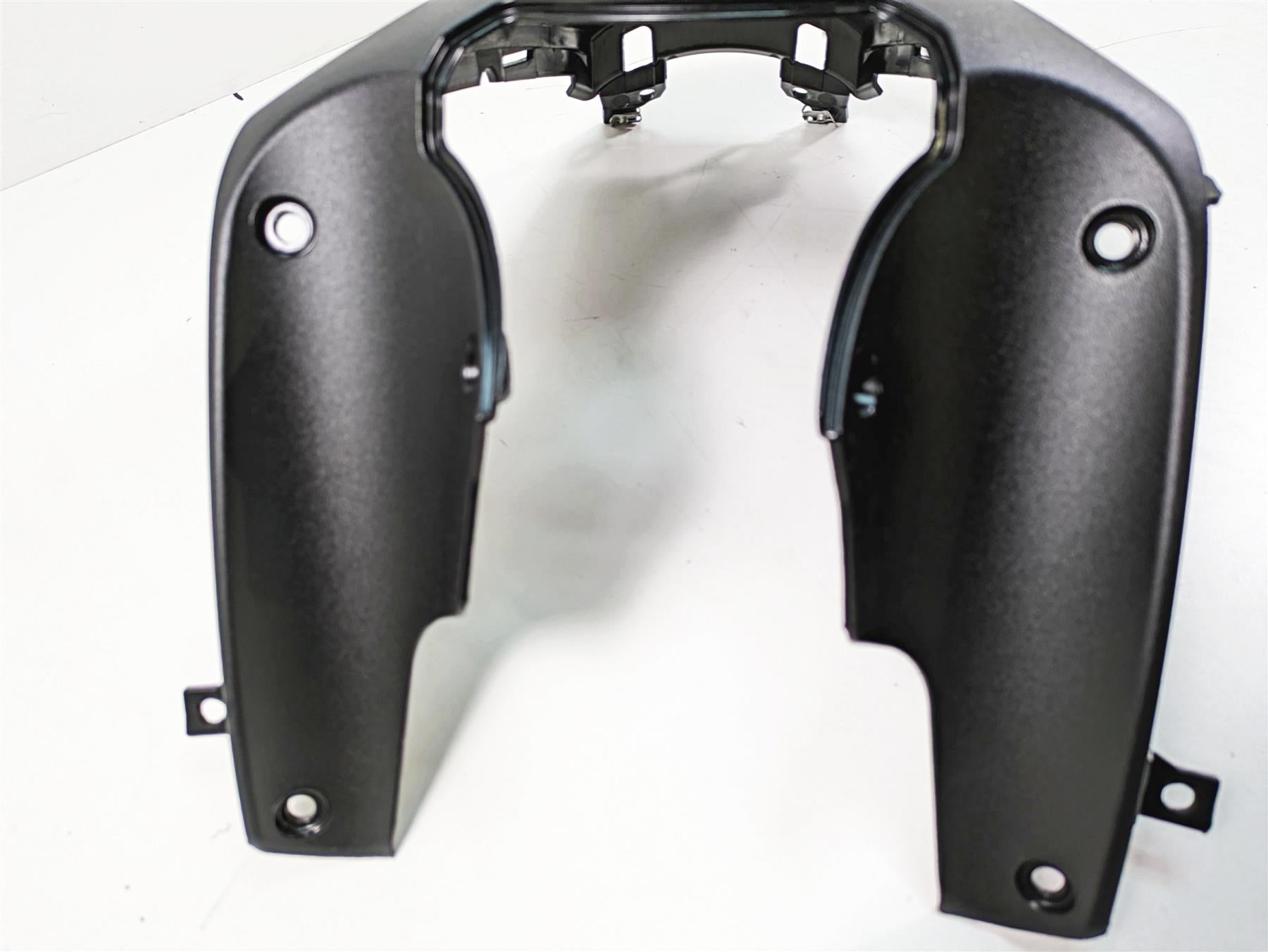 2020 Moto Guzzi V85 TT Adventure Center Upper Tank Cover Fairing Cowl 2B005462 {{ shop.shopifyCountryName }} - Mototech271