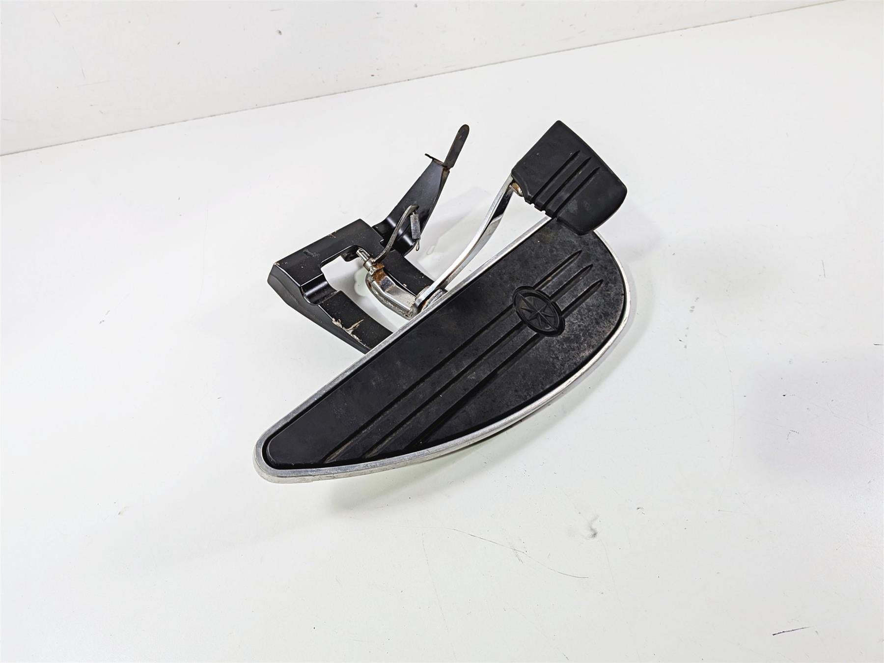 2008 Yamaha XV1900 Roadliner S Right Floor Board & Brake Pedal 1D7-27420-00-00