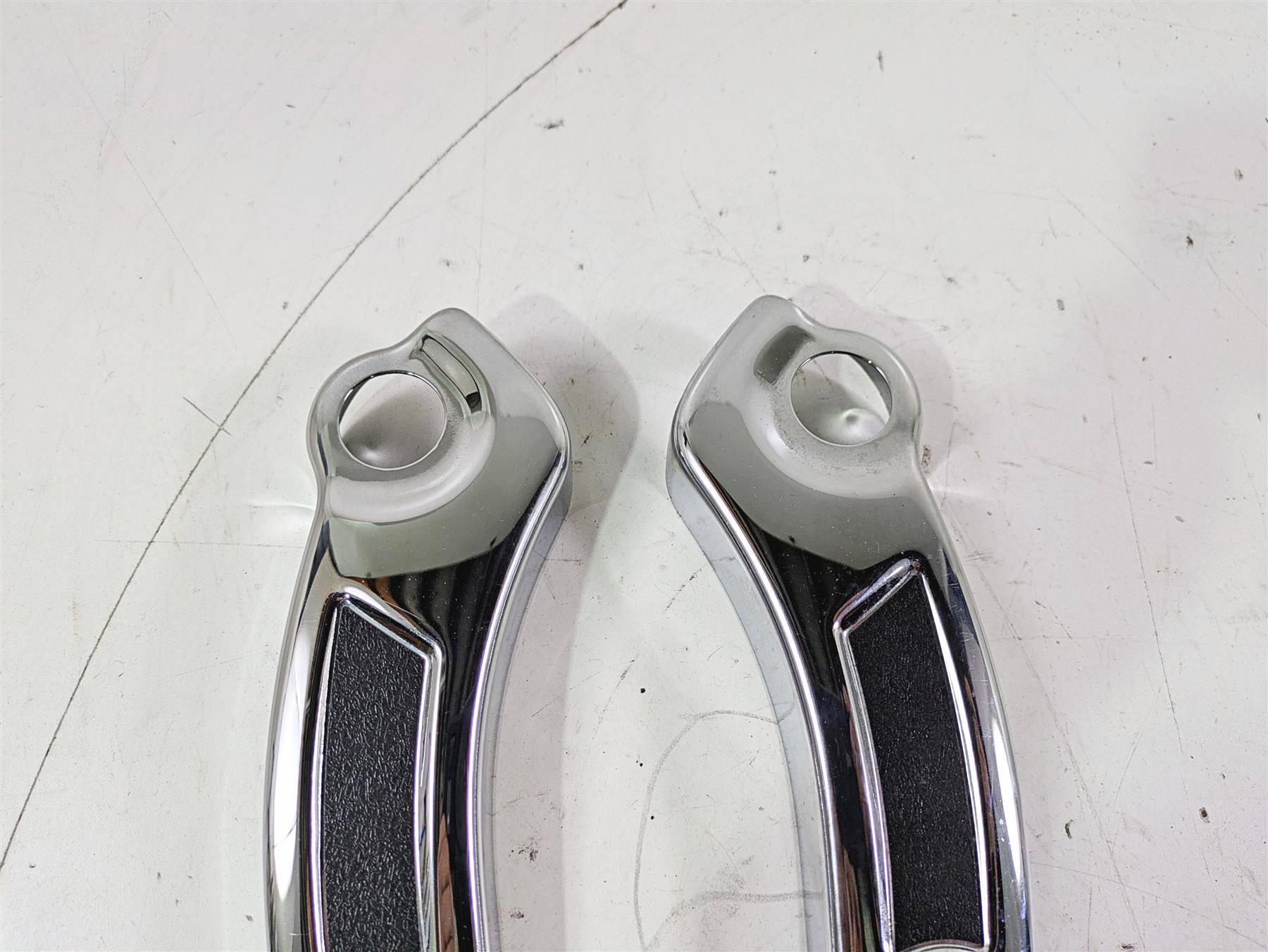 2015 Harley FXDL Dyna Low Rider Rear Fender Struts Braces READ 57300024 57300026 {{ shop.shopifyCountryName }} - Mototech271