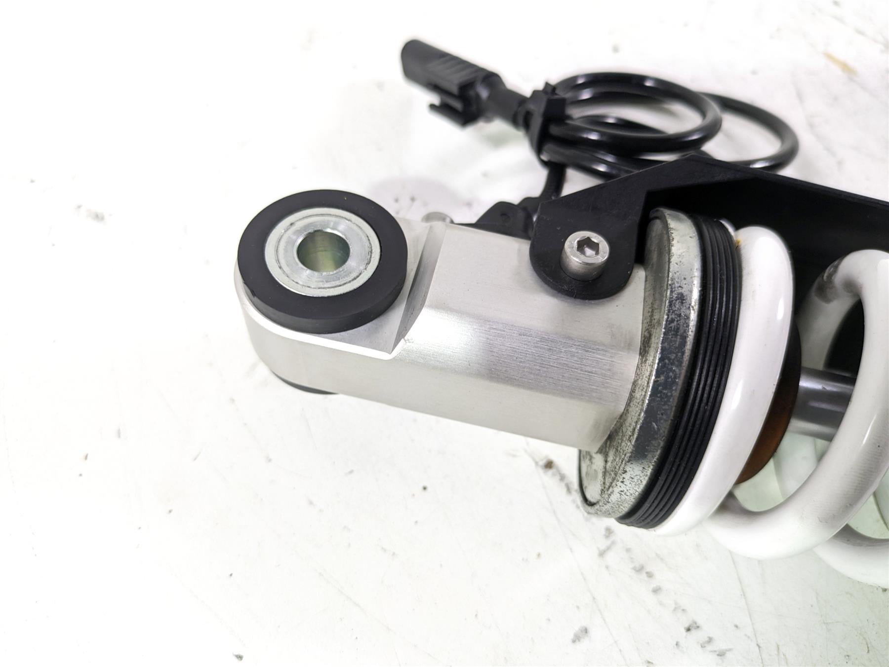 2022 BMW R1250 RT K052 Straight Front Shock Damper Suspension Esa 31489899967 {{ shop.shopifyCountryName }} - Mototech271