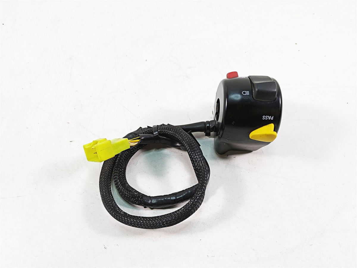 2016 Suzuki M109R VZR1800 Left Hand Turn Signal Control Switch 37400-48GB0 {{ shop.shopifyCountryName }} - Mototech271
