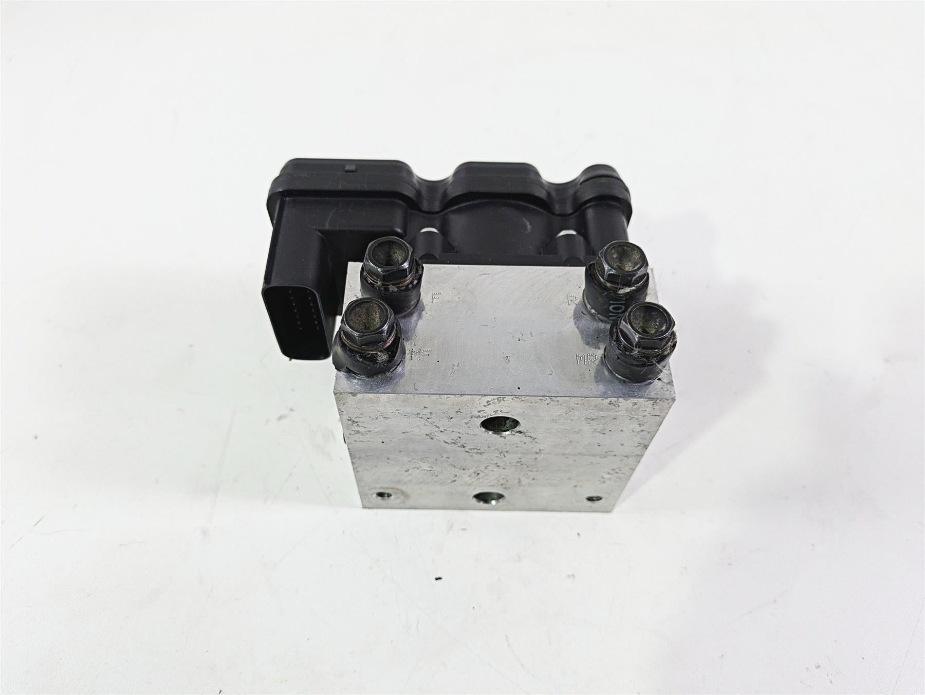 2011 Harley Touring FLHTCUSE CVO E-Glide Abs Brake Pump Module 40601-08A | Mototech271