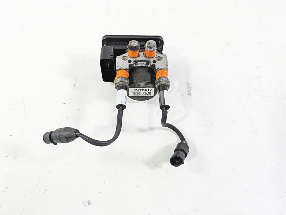 2018 Indian Chieftain Limited Abs Brake Pump Unit Module 2204981 {{ shop.shopifyCountryName }} - Mototech271