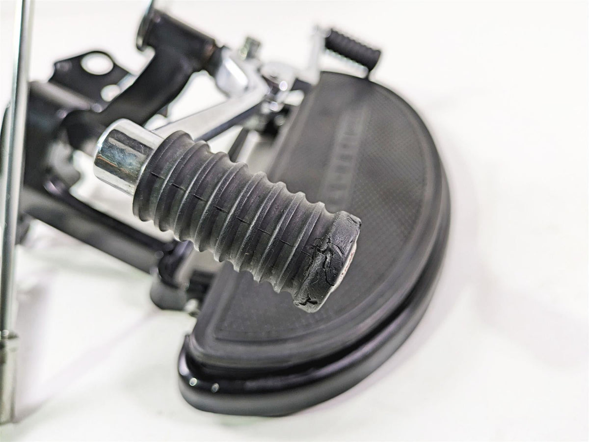 2014 Harley FLS Softail Slim Left Front Floorboard & Shifter 33630-07A 33895-82E {{ shop.shopifyCountryName }} - Mototech271