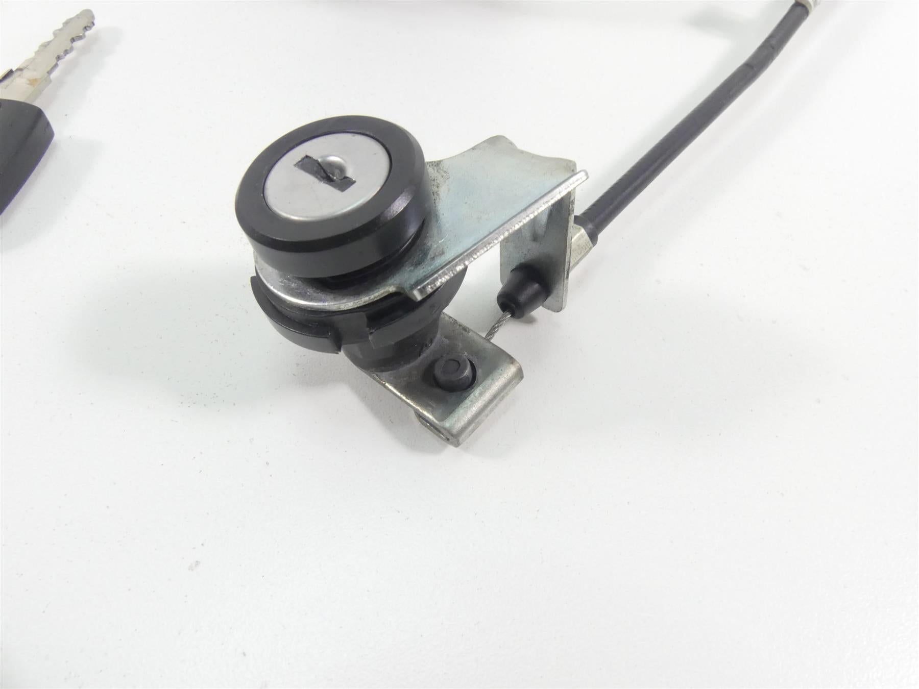 2017 Ducati 939 S Supersport Speedometer Ignition Switch Key Lock Set 40611283D {{ shop.shopifyCountryName }} - Mototech271
