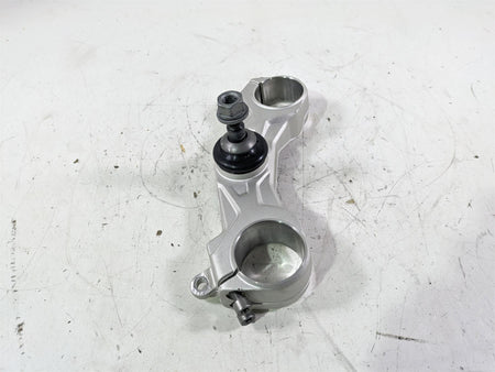 2022 BMW R1250 RT K052 Lower Triple Tree Steering Clamp 31429443338 {{ shop.shopifyCountryName }} - Mototech271