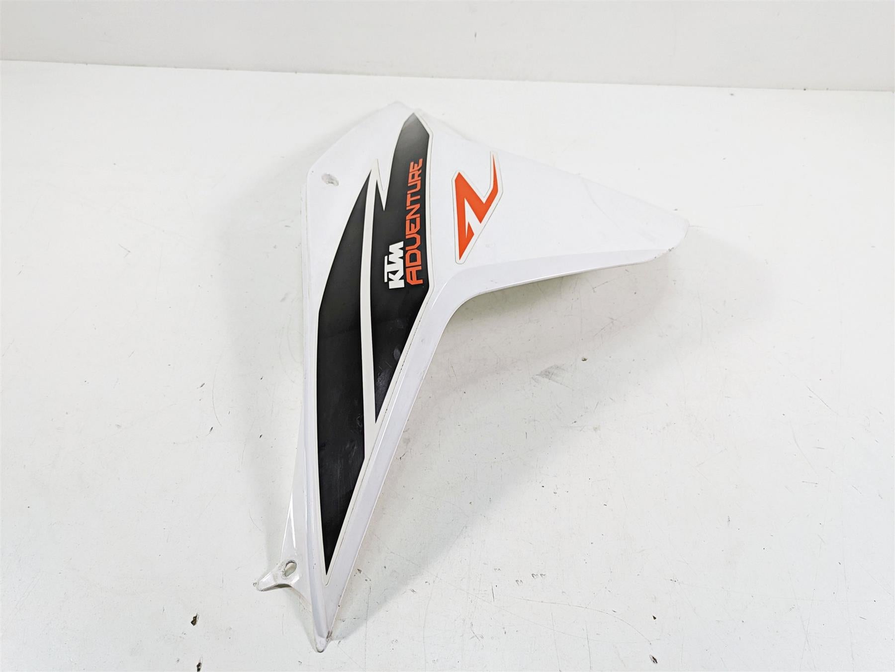 2018 KTM 1090 Adventure R Right Side Fuel Tank Fairing Cover - Read 60308051000 {{ shop.shopifyCountryName }} - Mototech271