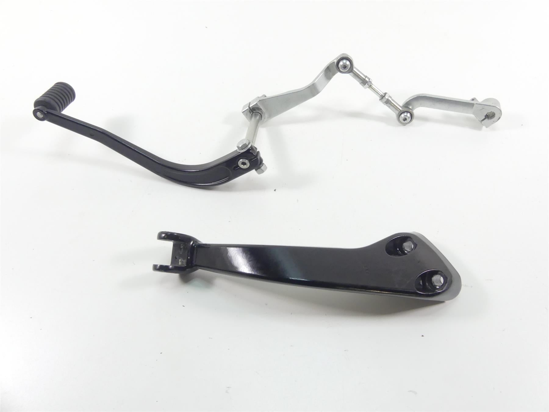 2022 Harley Softail FXBBS Street Bob Shift Lever + Footpeg Mount Set 33600234 {{ shop.shopifyCountryName }} - Mototech271