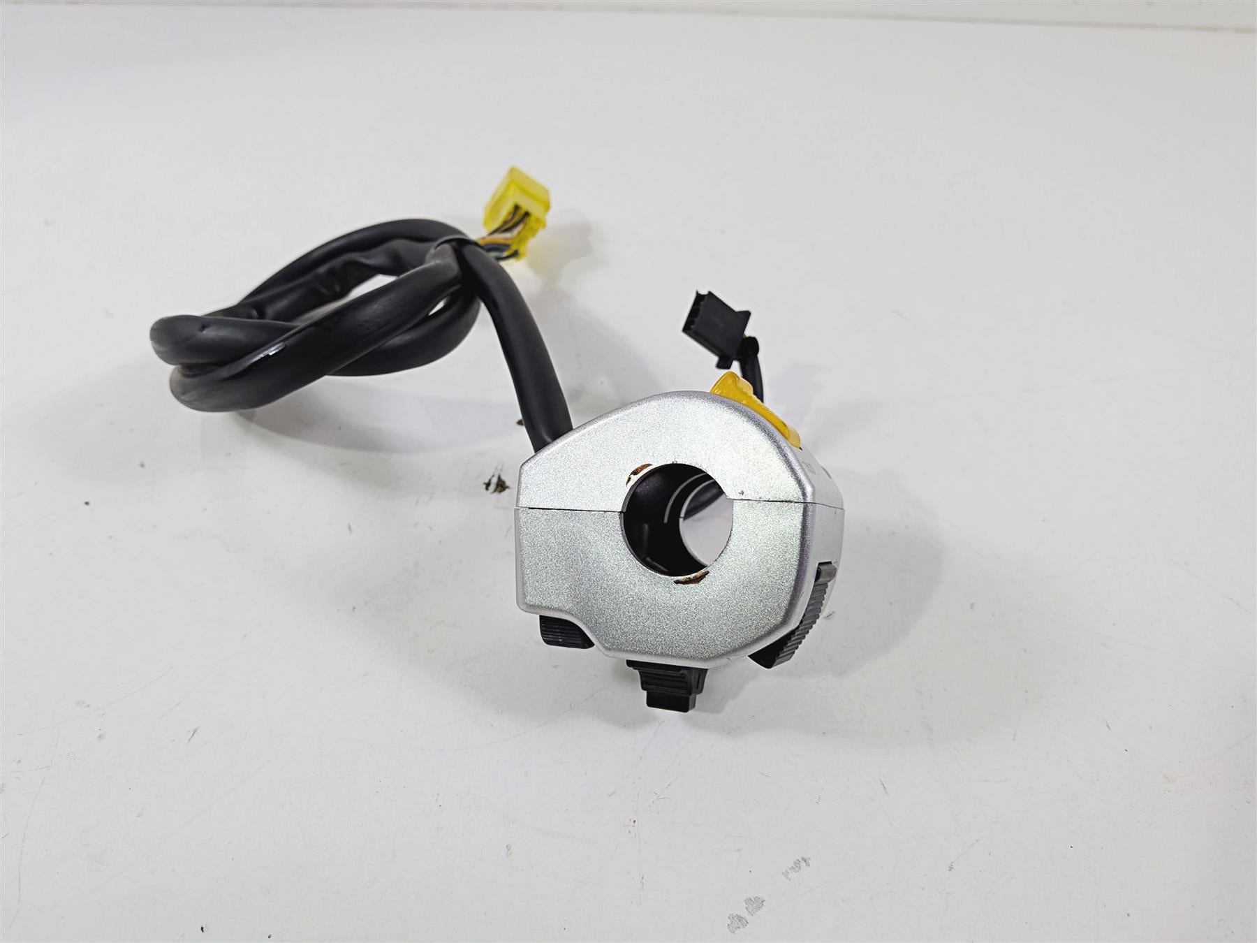 2006 Suzuki C90 VL1500T Boulevard Left Hand Control Switch 37400-10F60 {{ shop.shopifyCountryName }} - Mototech271