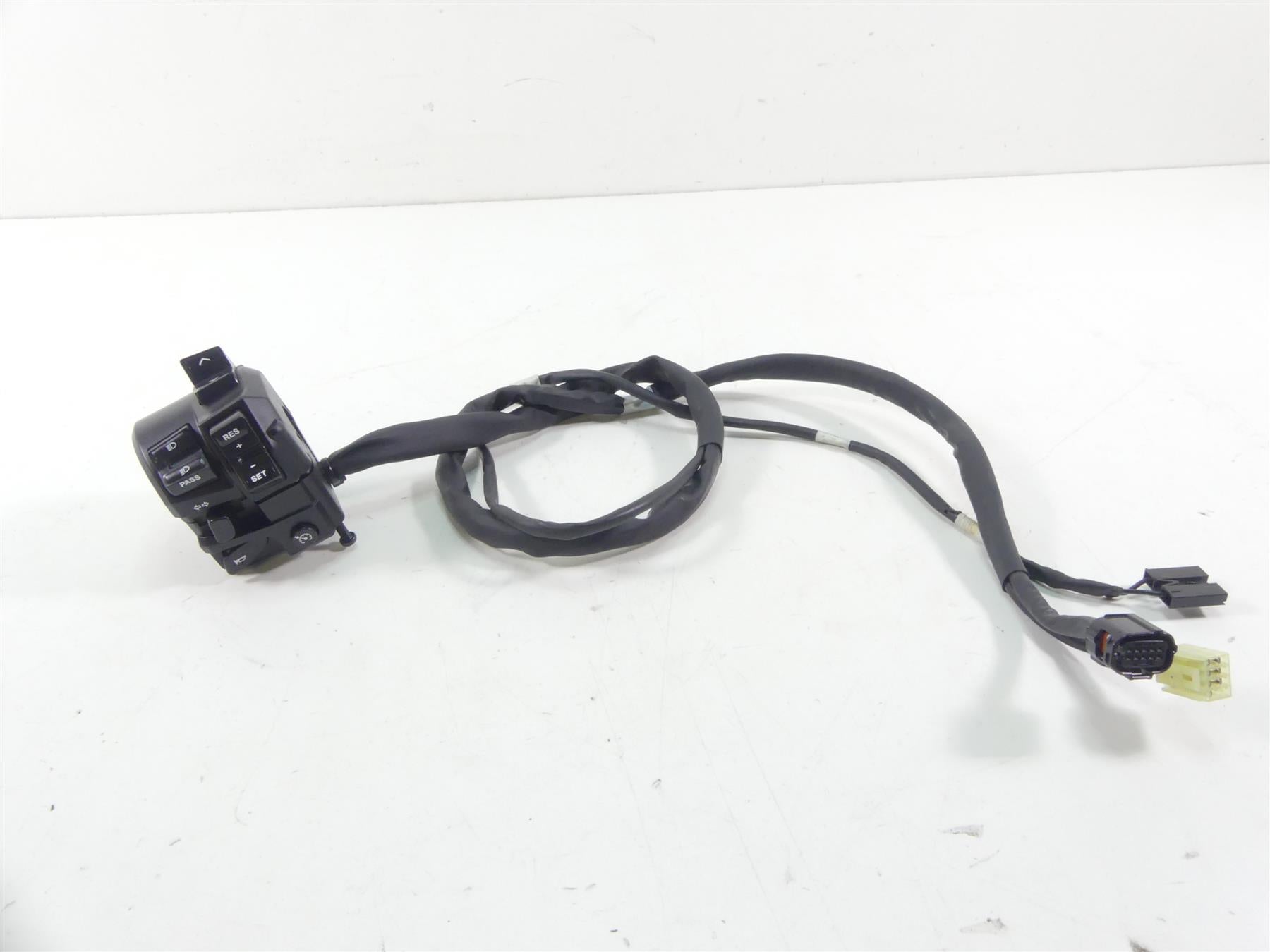 2017 Yamaha XT1200Z Super Tenere Left Hand Cruise Control Switch 2BS-83954-00-00 {{ shop.shopifyCountryName }} - Mototech271