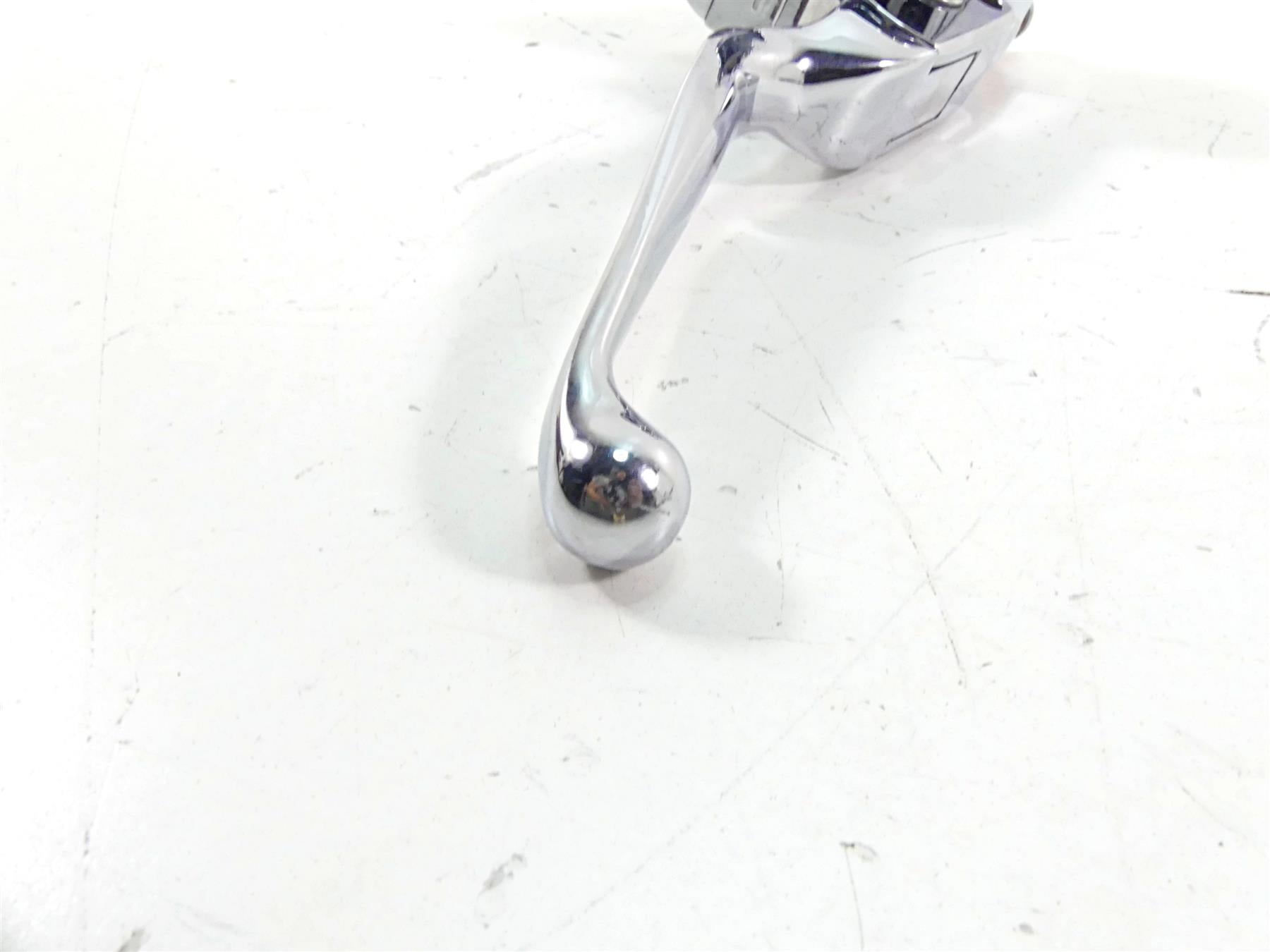 2006 Harley Touring FLHTCU SE E-Glide Front Brake Master Cylinder 11/16 46431-05 {{ shop.shopifyCountryName }} - Mototech271