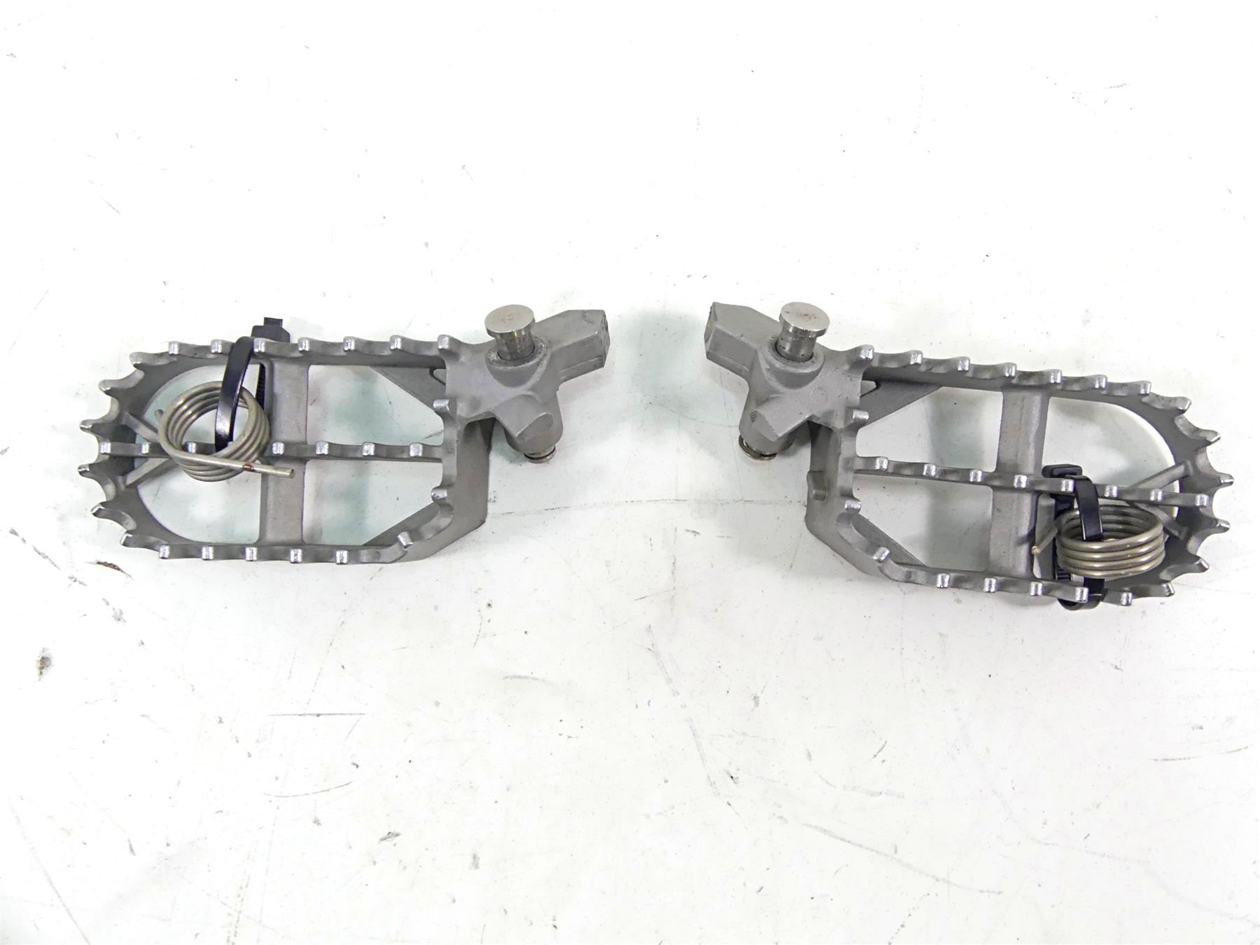 2016 BMW R1200GS Adv K51 Rider Footpeg Foot Peg Set 46718529843 46718529844 {{ shop.shopifyCountryName }} - Mototech271