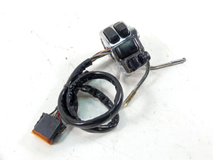 2006 Harley Touring FLHTCU SE E-Glide Right Hand Cruise Control Switch 71589-96B | Mototech271