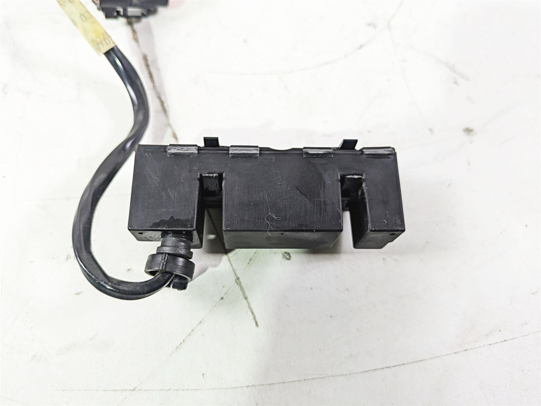 2004 Harley Softail FLSTF Fat Boy Instrument Indicator Lights 68113-99C {{ shop.shopifyCountryName }} - Mototech271