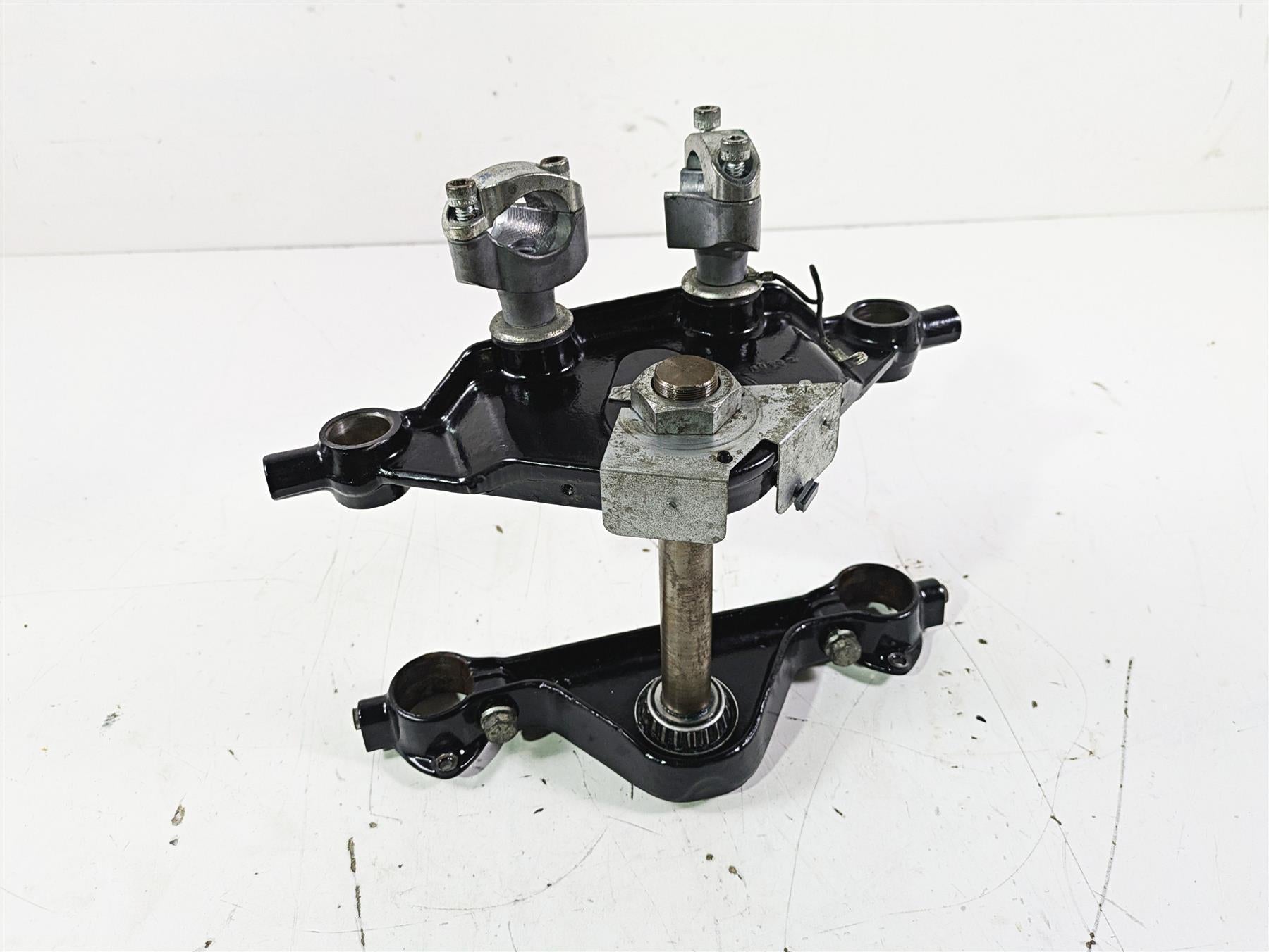 2003 Harley Touring FLHTCUI E-Glide 100th Upper Lower Triple Tree Set 45446-87A {{ shop.shopifyCountryName }} - Mototech271